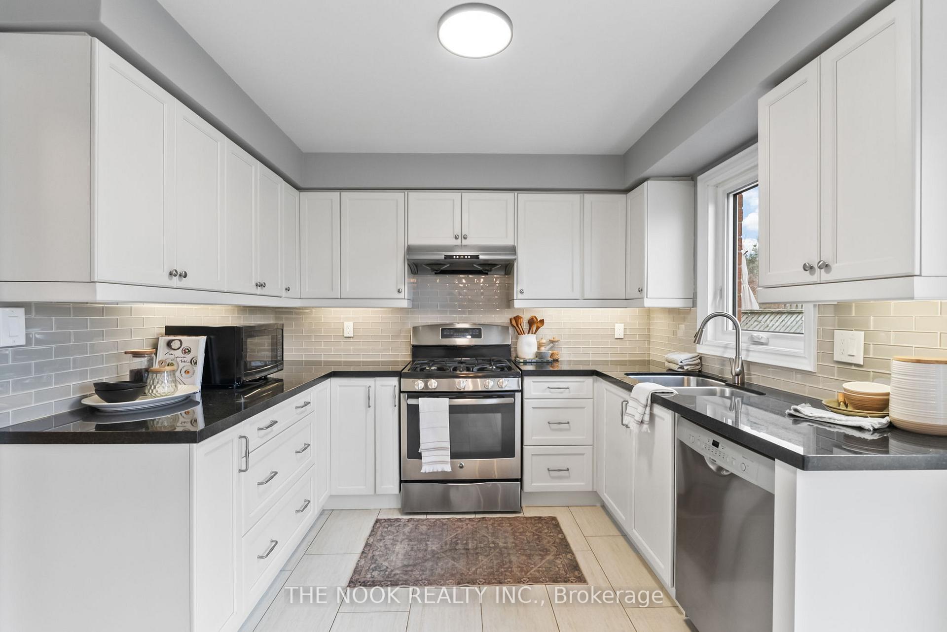 Photo 19 of 33 Old Colony Drive, Whitby, Pringle Creek — HOMEH