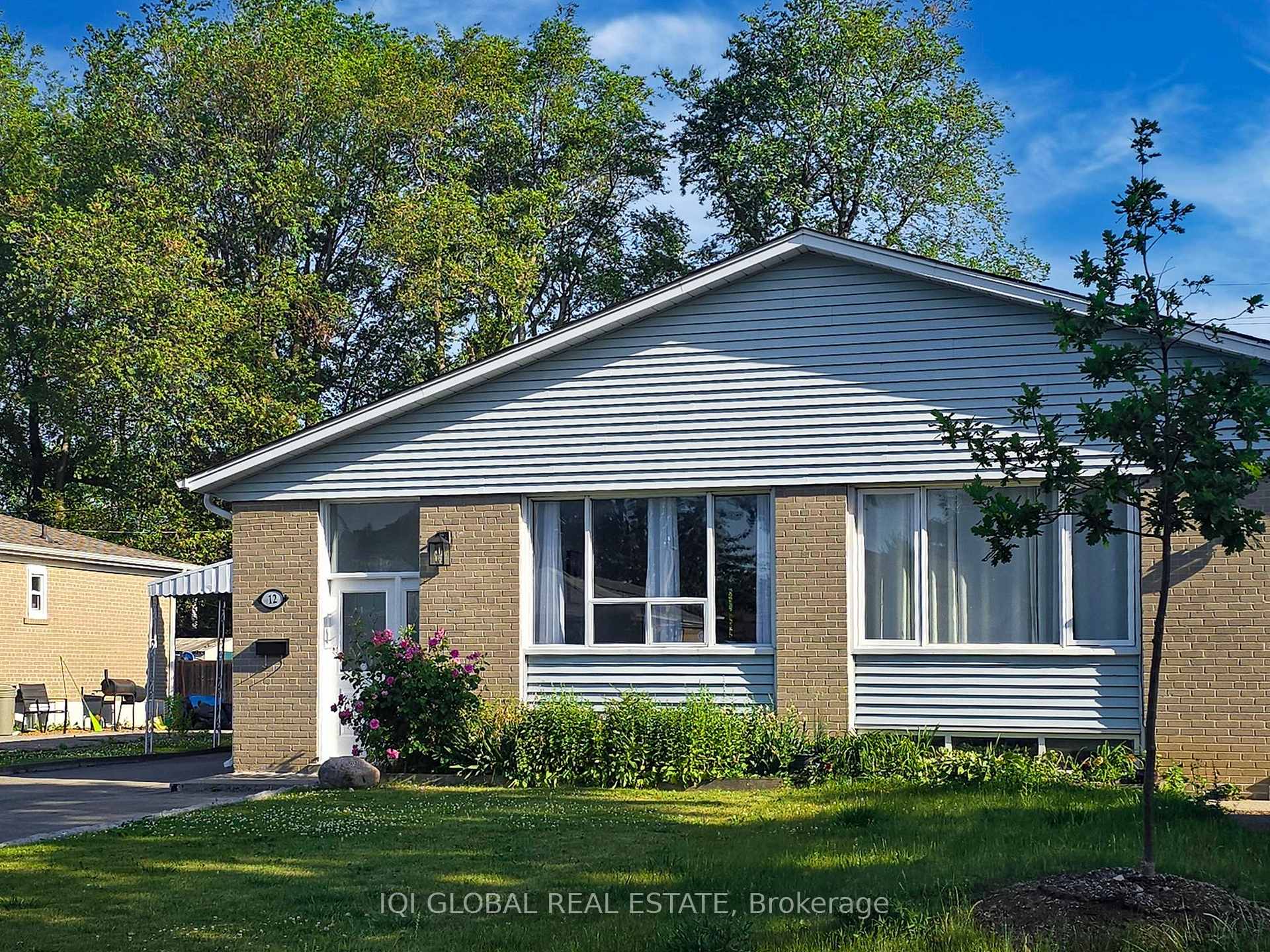 Photo 1 of 12 Billingsgate Crescent, Ajax, South East — HOMEH
