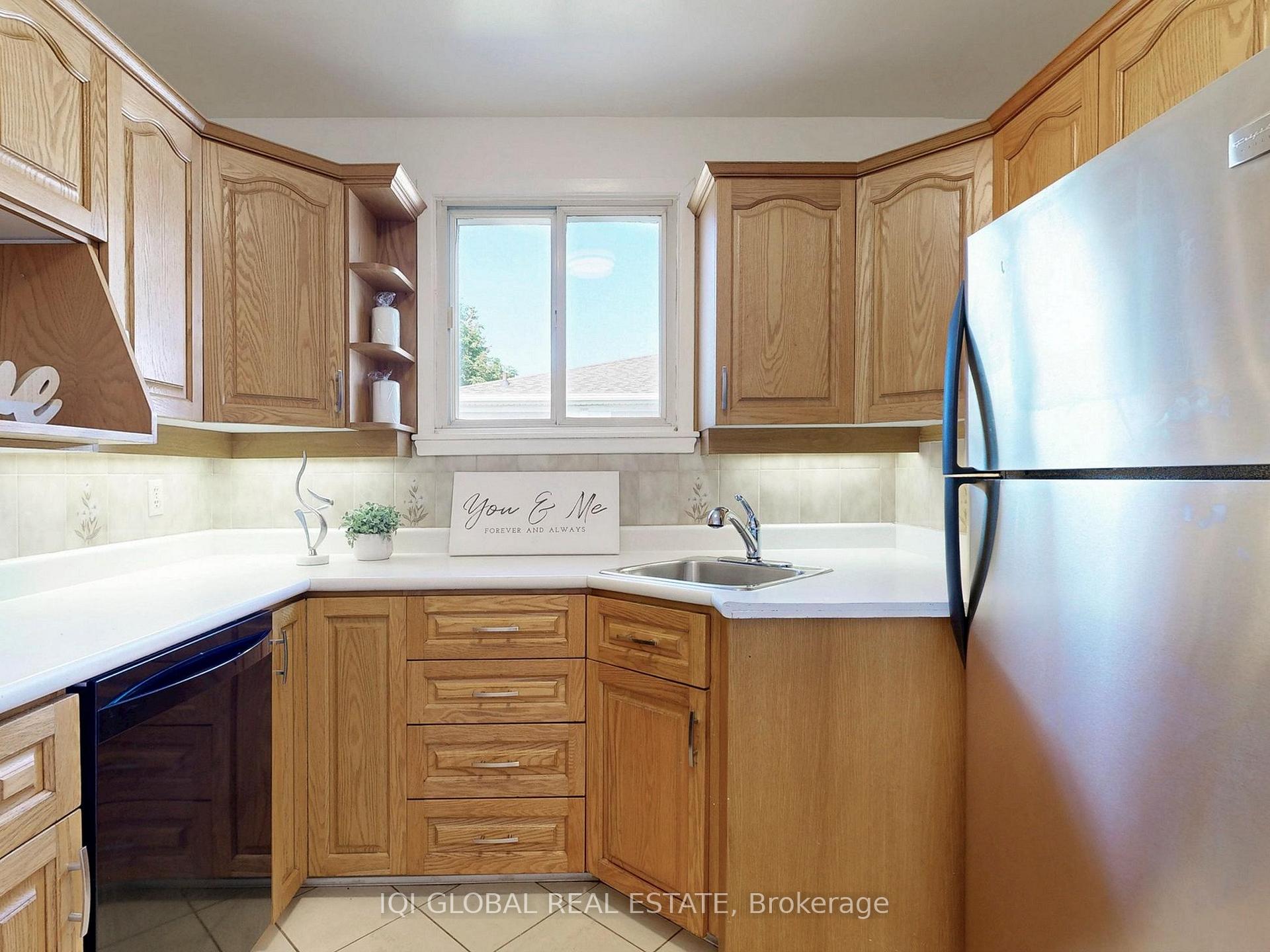 Photo 6 of 12 Billingsgate Crescent, Ajax, South East — HOMEH