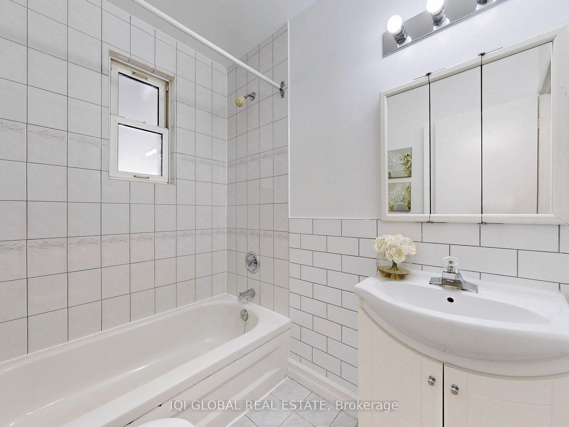 Photo 10 of 12 Billingsgate Crescent, Ajax, South East — HOMEH