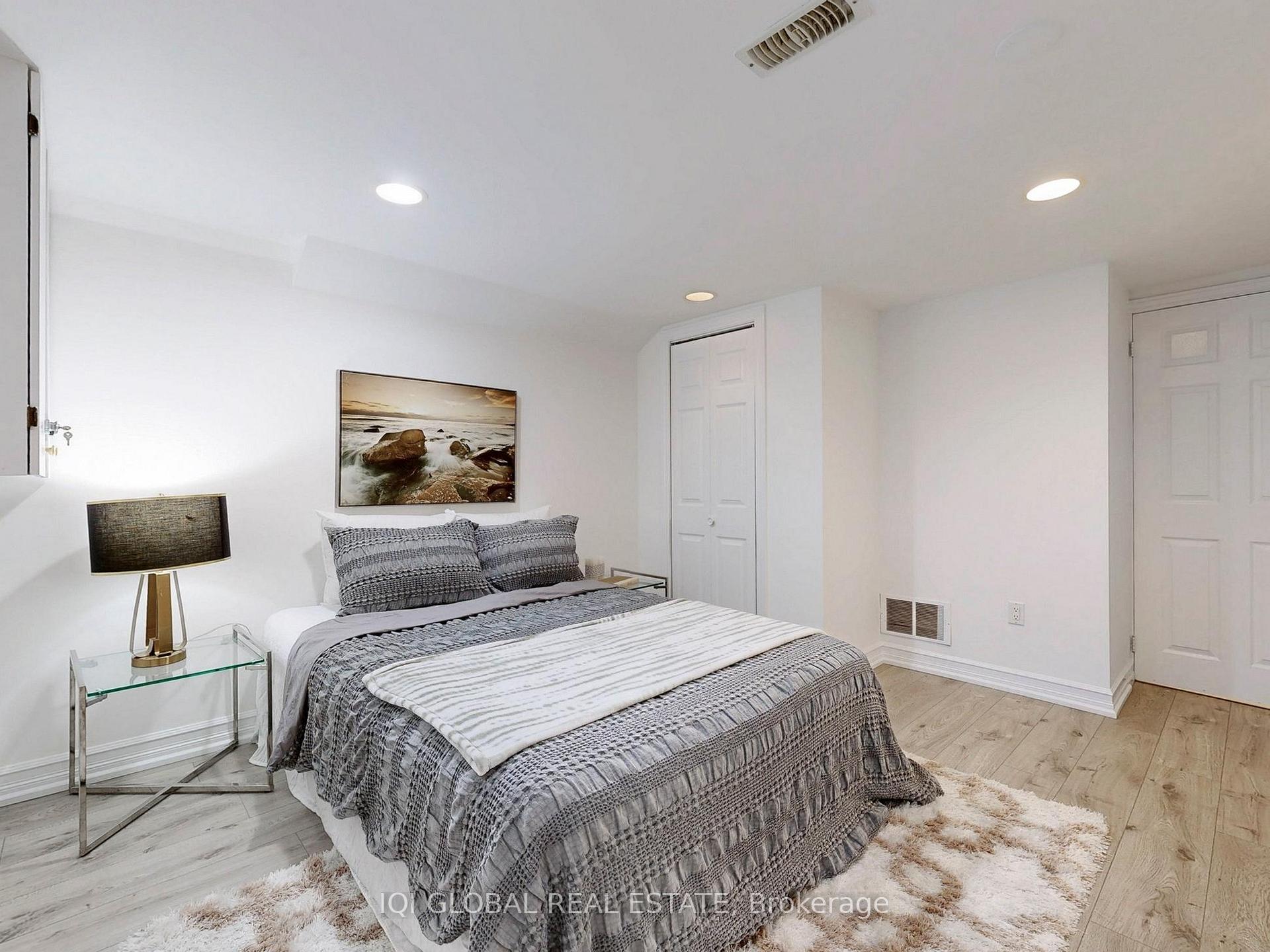 Photo 16 of 12 Billingsgate Crescent, Ajax, South East — HOMEH