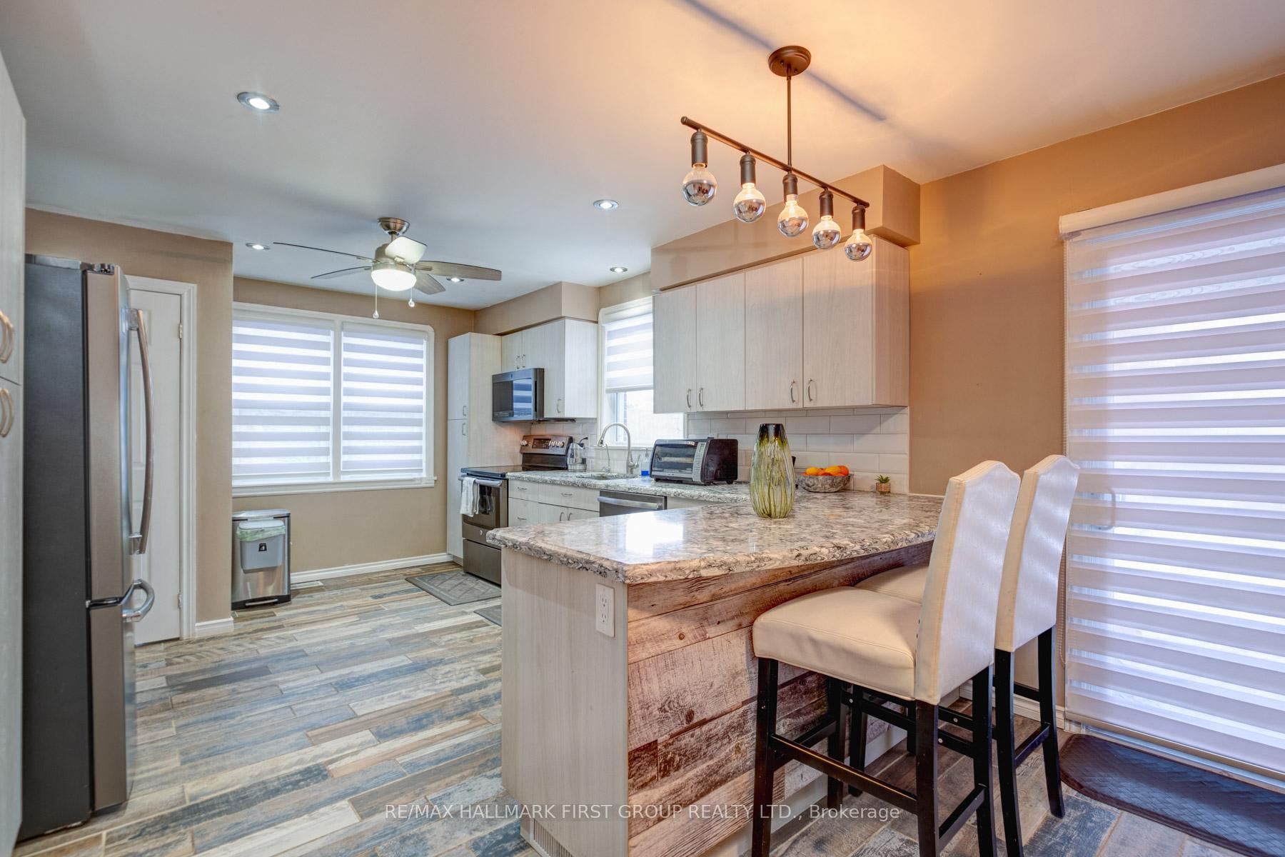 Photo 2 of 294 Wolfe Street, Oshawa, Lakeview — HOMEH