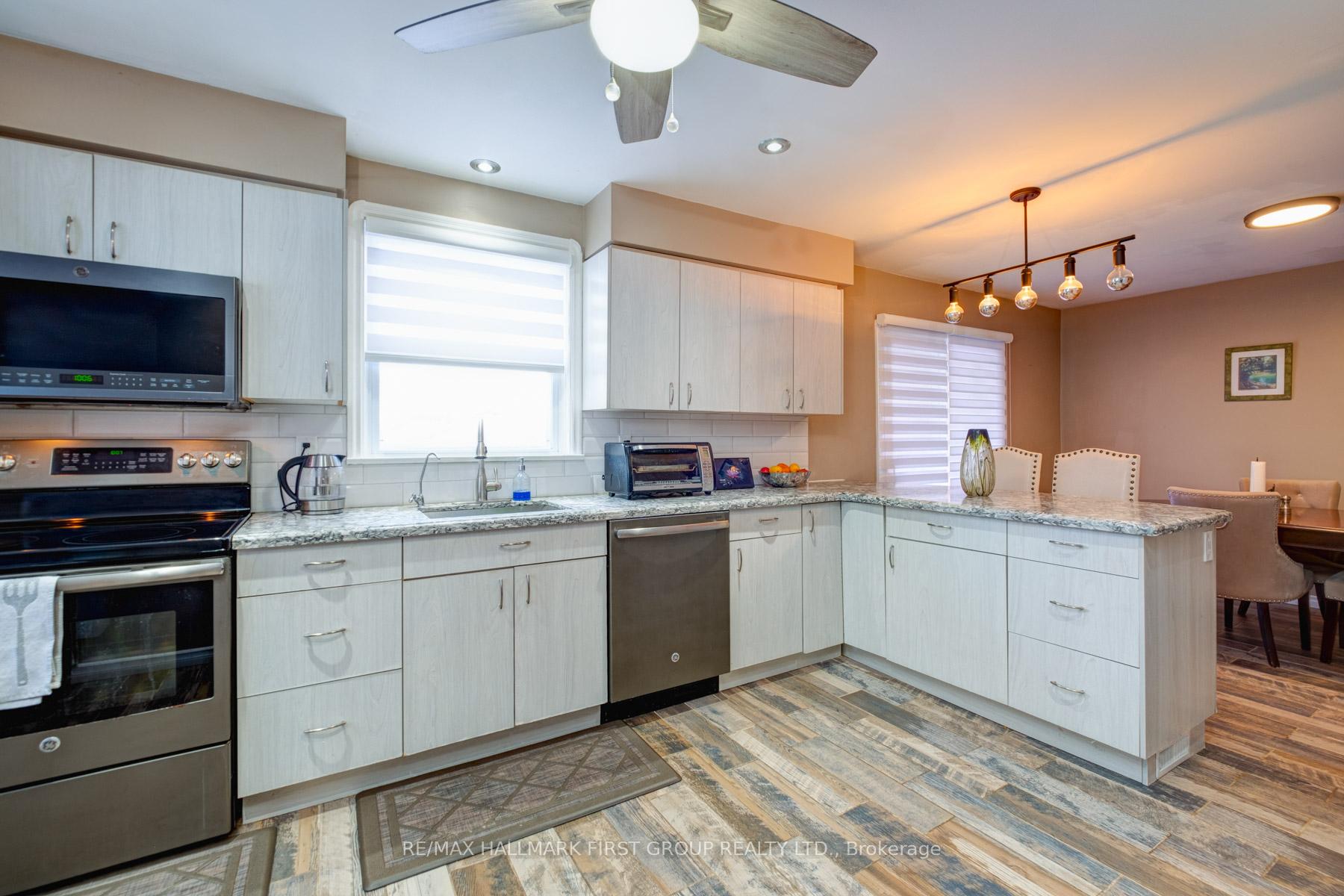 Photo 4 of 294 Wolfe Street, Oshawa, Lakeview — HOMEH