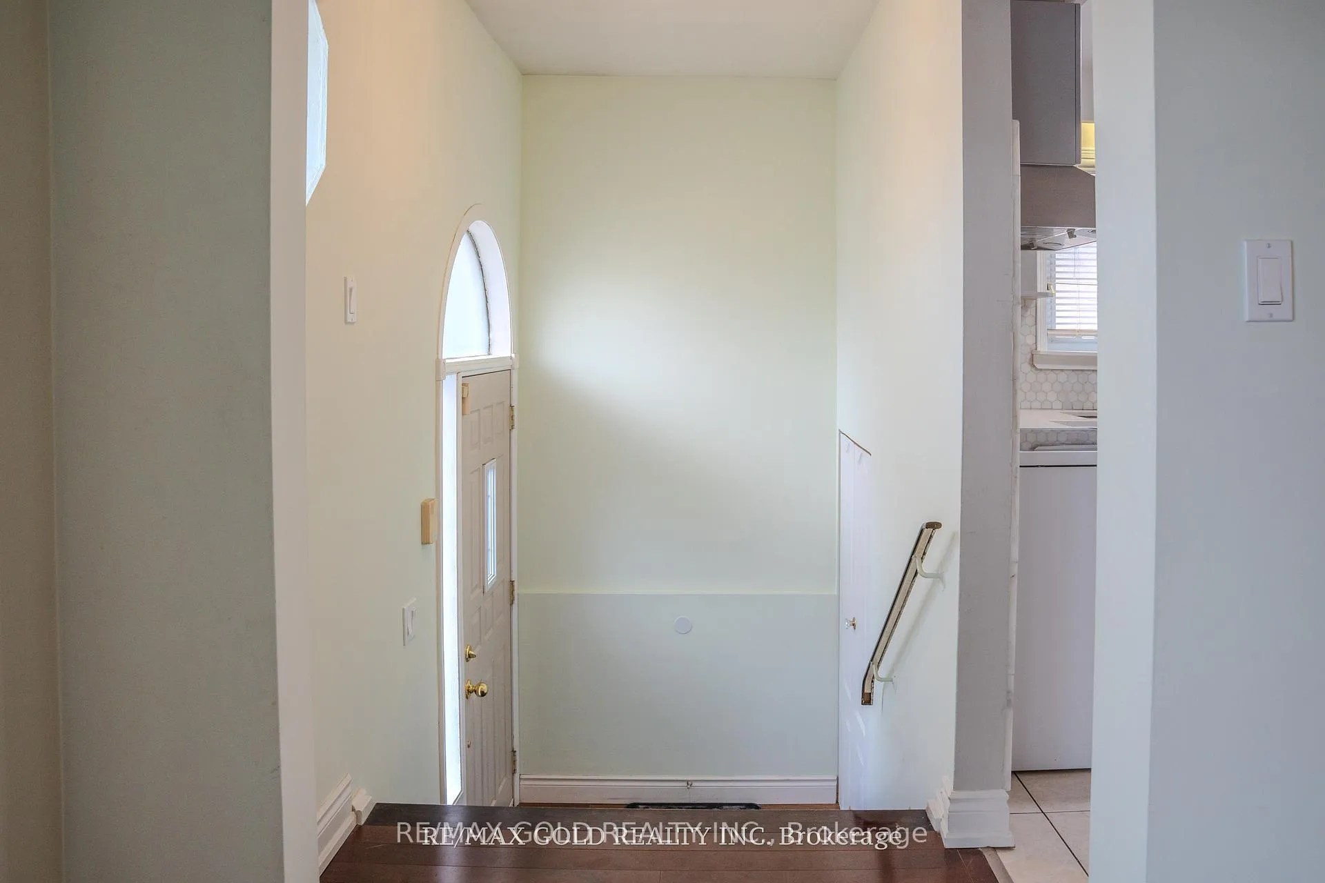 Photo 5 of 80 Ivybridge Drive, Brampton, Madoc — HOMEH