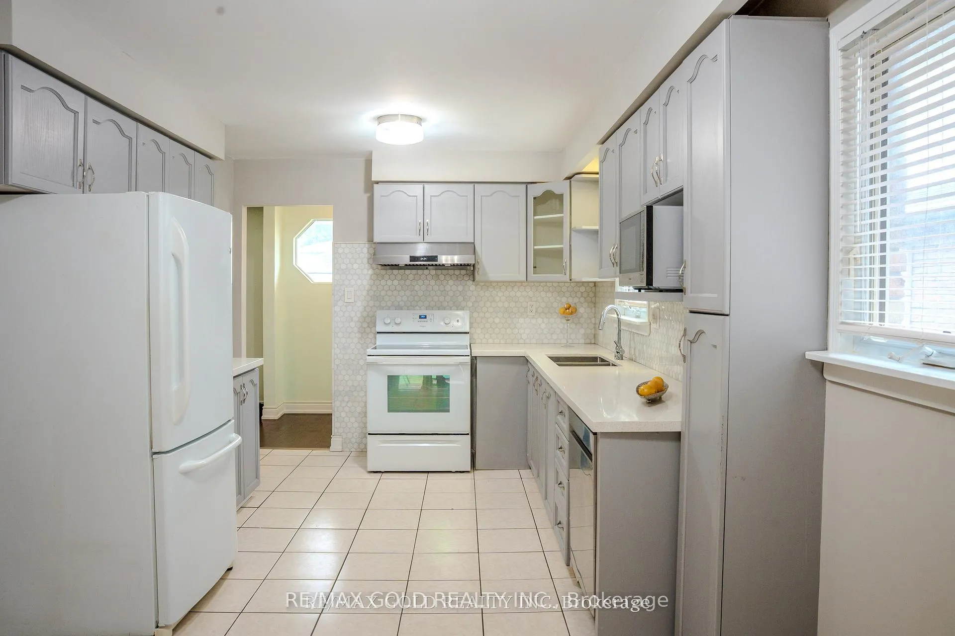 Photo 12 of 80 Ivybridge Drive, Brampton, Madoc — HOMEH