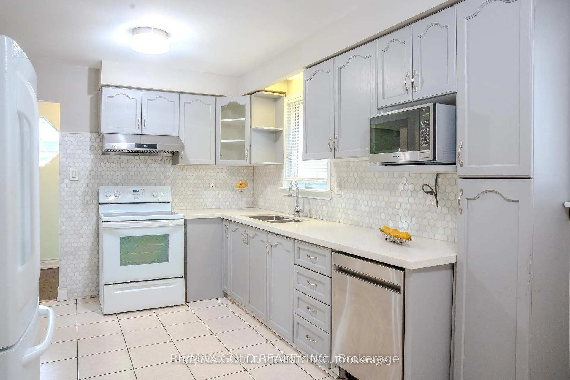 Photo 13 of 80 Ivybridge Drive, Brampton, Madoc — HOMEH