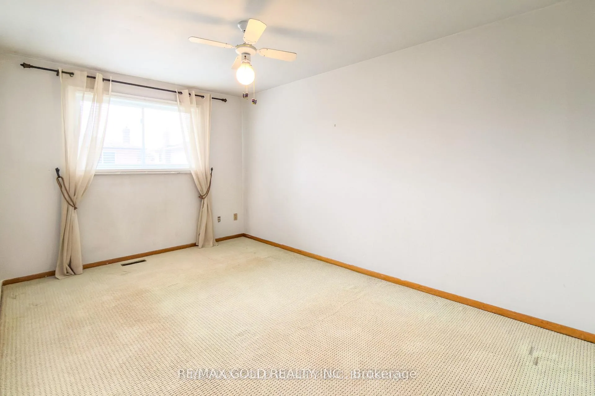 Photo 23 of 80 Ivybridge Drive, Brampton, Madoc — HOMEH