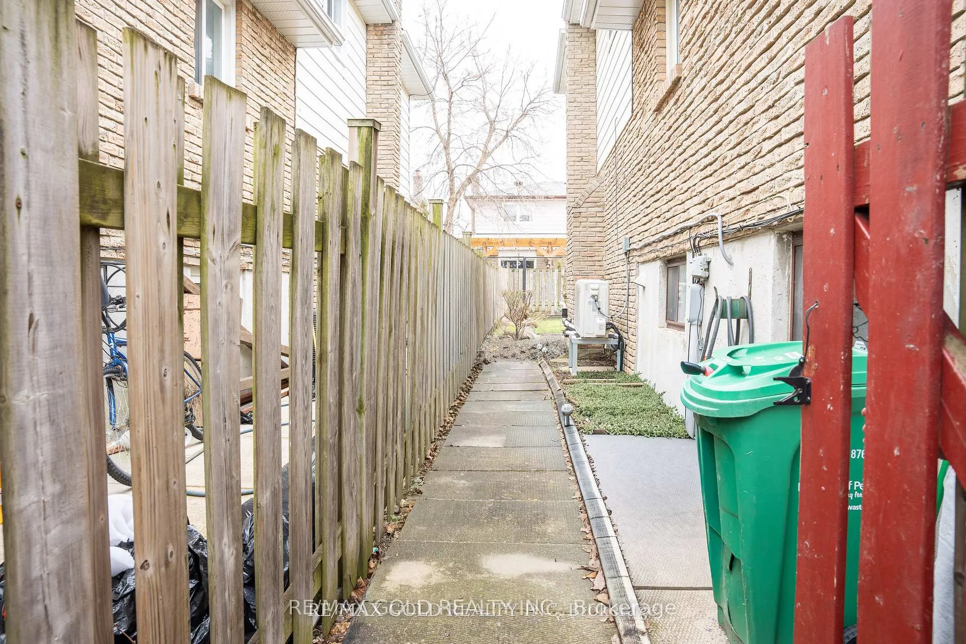 Photo 36 of 80 Ivybridge Drive, Brampton, Madoc — HOMEH