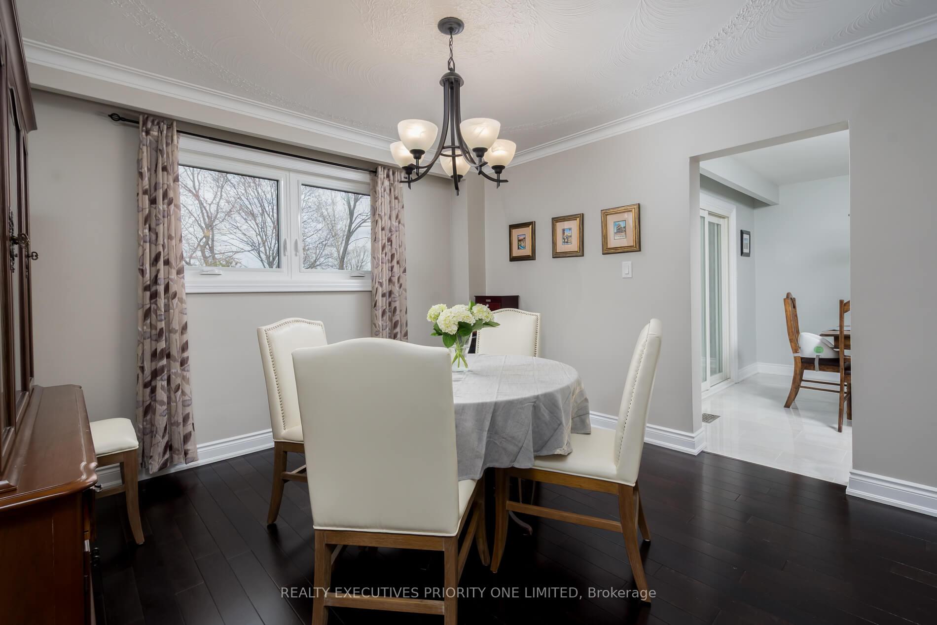Photo 8 of 206 Andrew Park, Vaughan, West Woodbridge — HOMEH