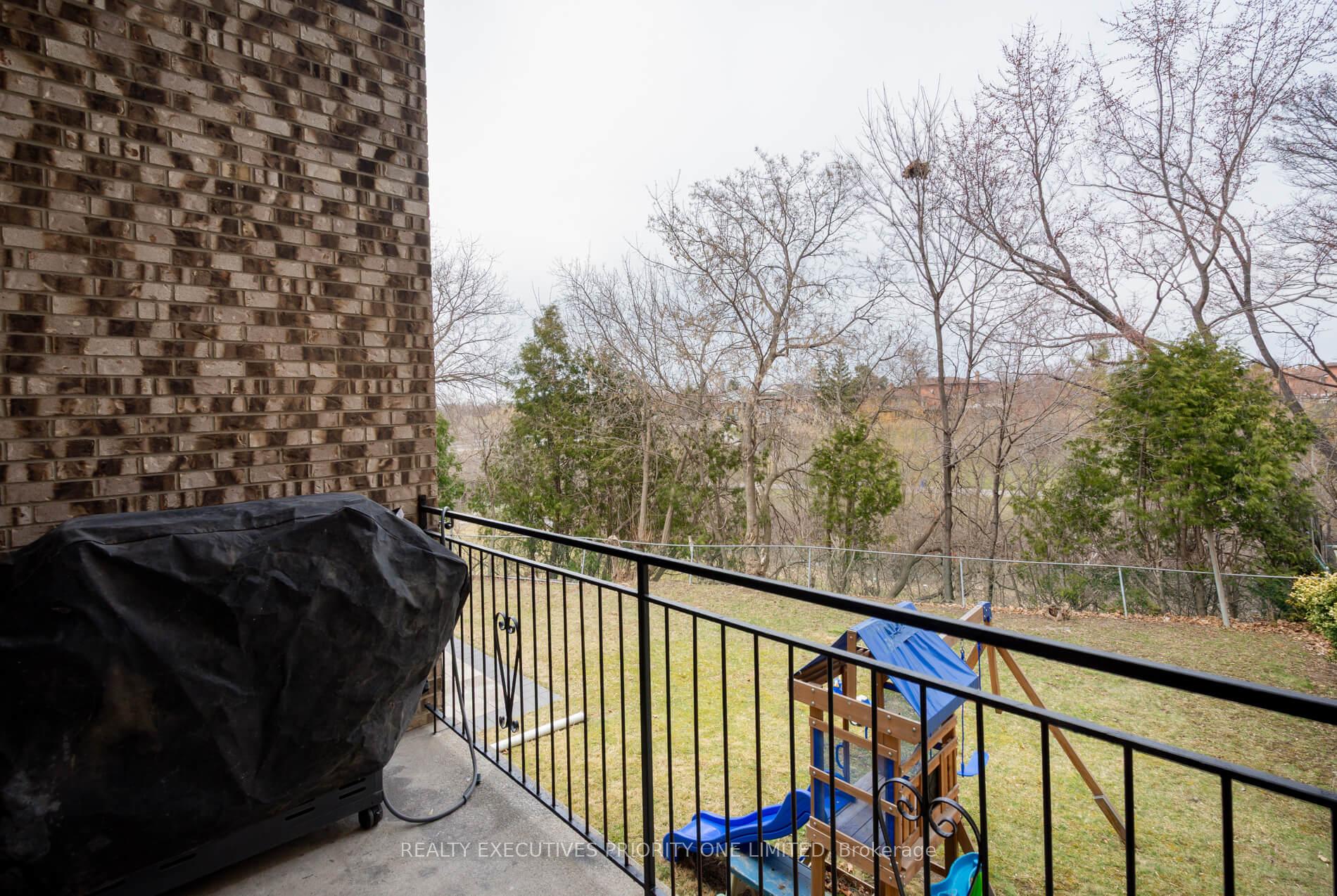 Photo 14 of 206 Andrew Park, Vaughan, West Woodbridge — HOMEH