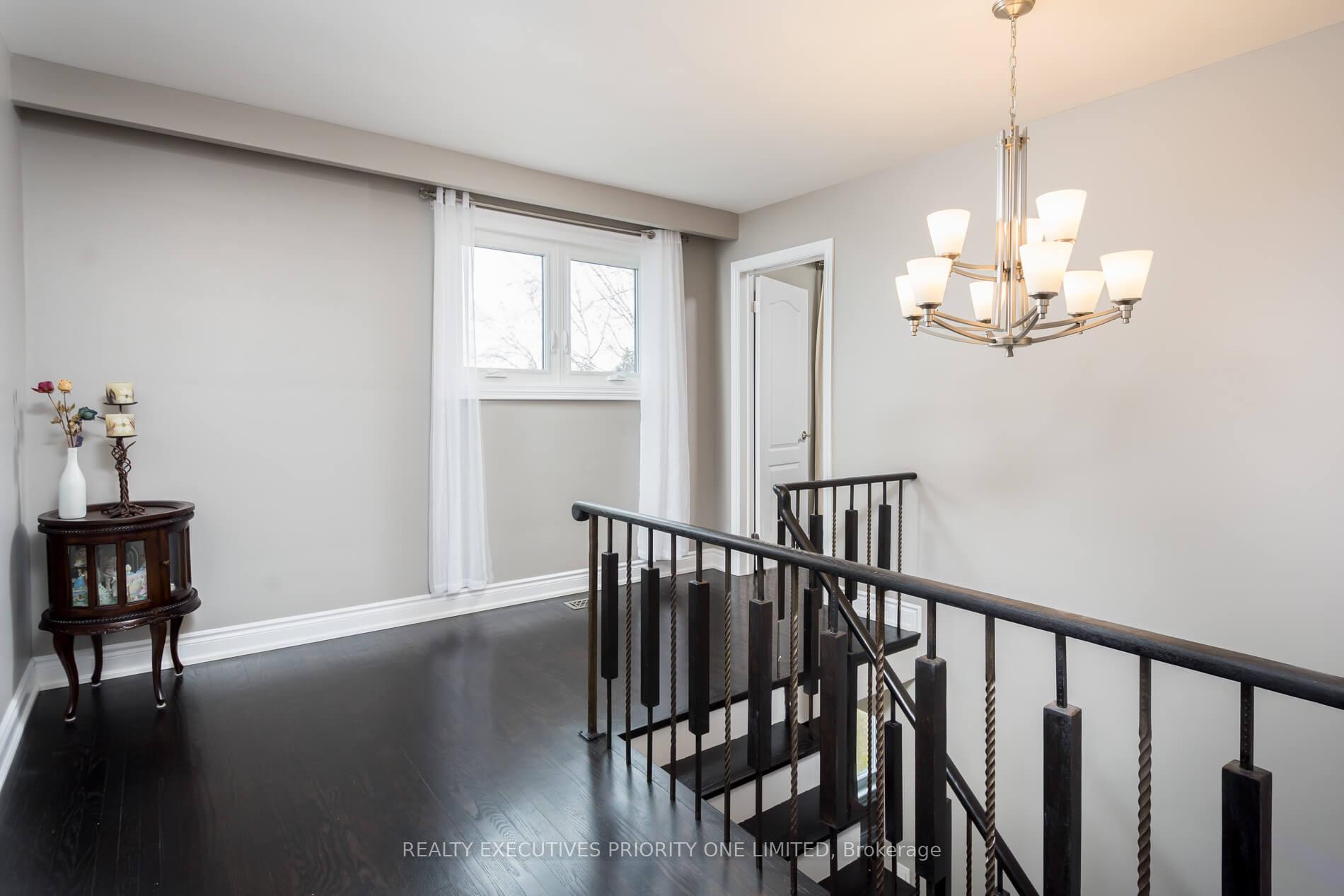 Photo 16 of 206 Andrew Park, Vaughan, West Woodbridge — HOMEH
