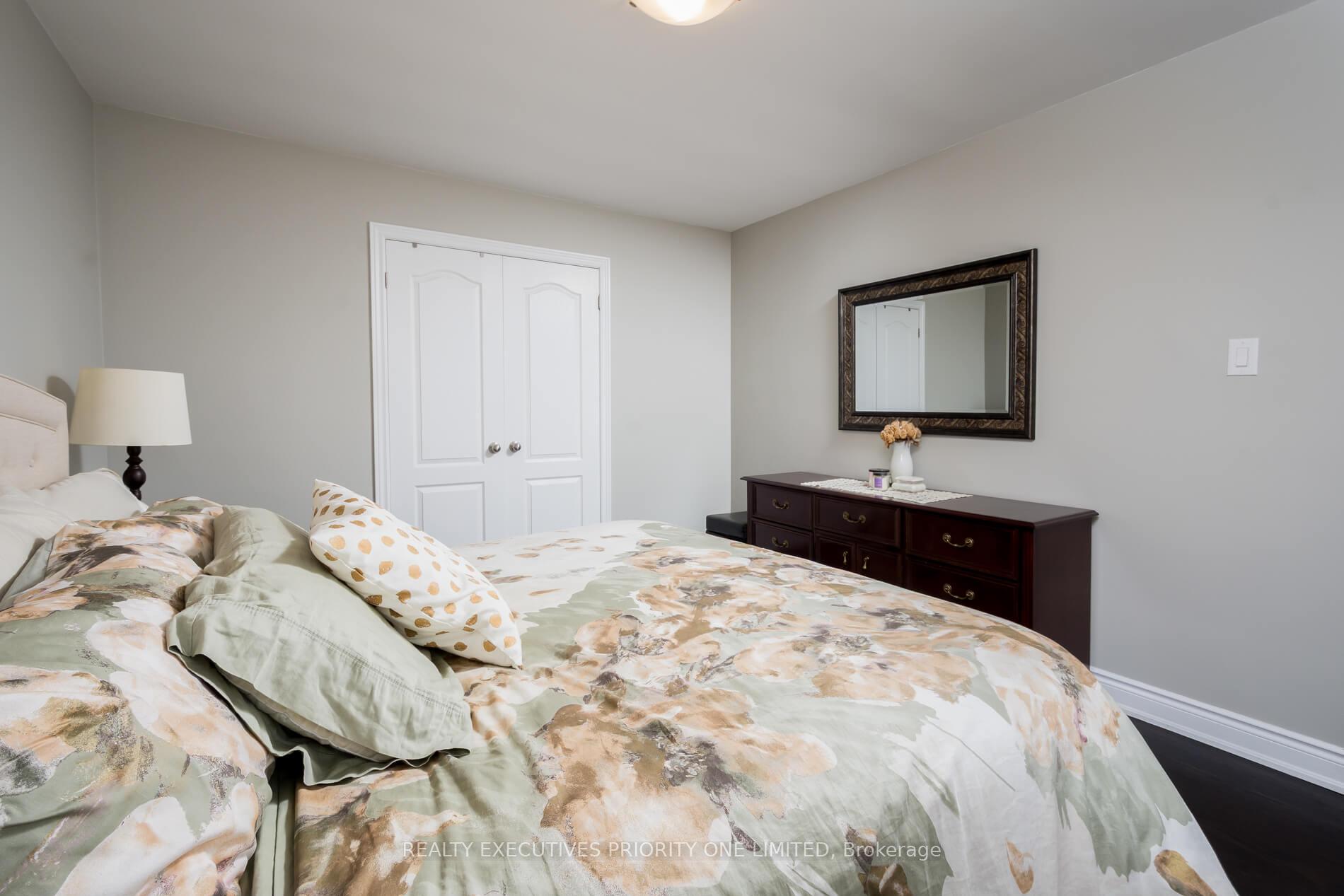 Photo 18 of 206 Andrew Park, Vaughan, West Woodbridge — HOMEH