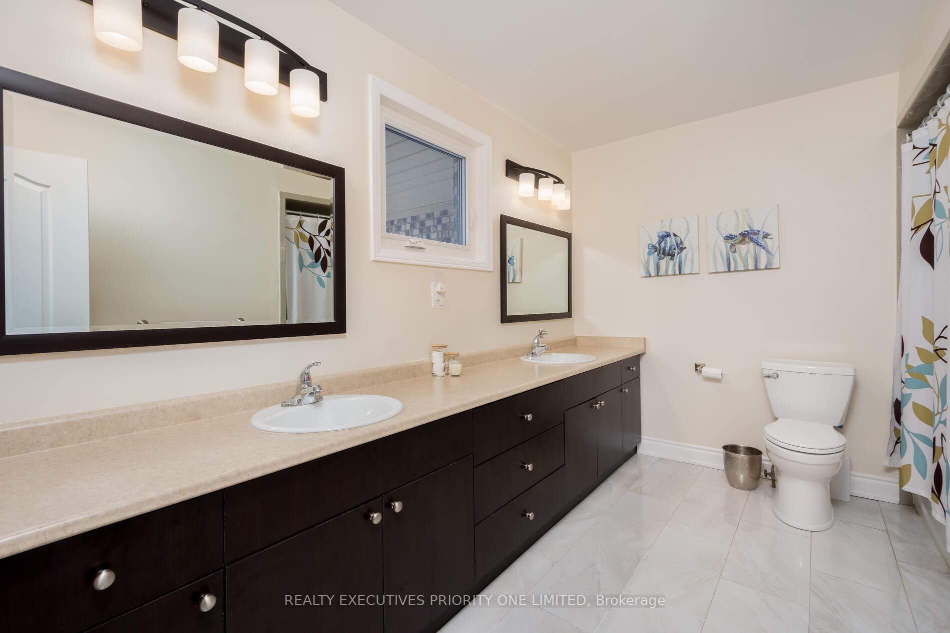 Photo 21 of 206 Andrew Park, Vaughan, West Woodbridge — HOMEH