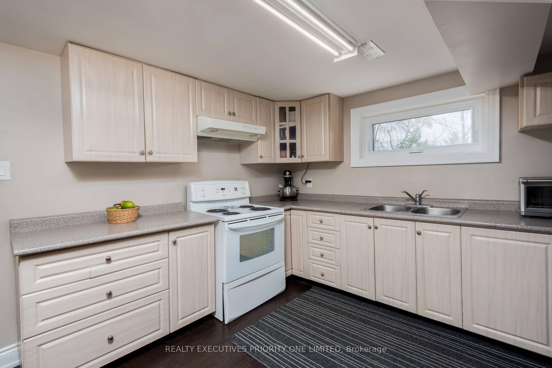Photo 24 of 206 Andrew Park, Vaughan, West Woodbridge — HOMEH