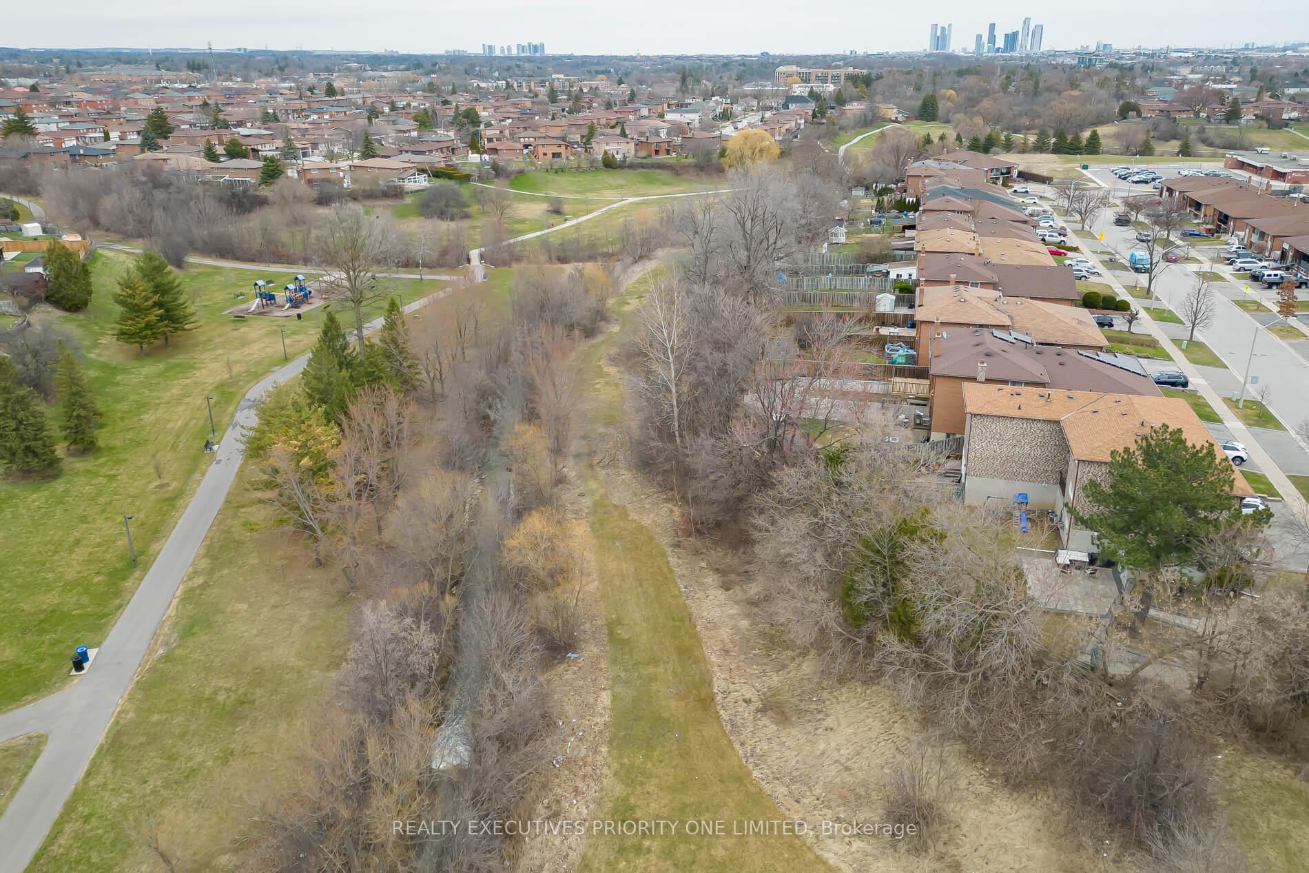 Photo 34 of 206 Andrew Park, Vaughan, West Woodbridge — HOMEH
