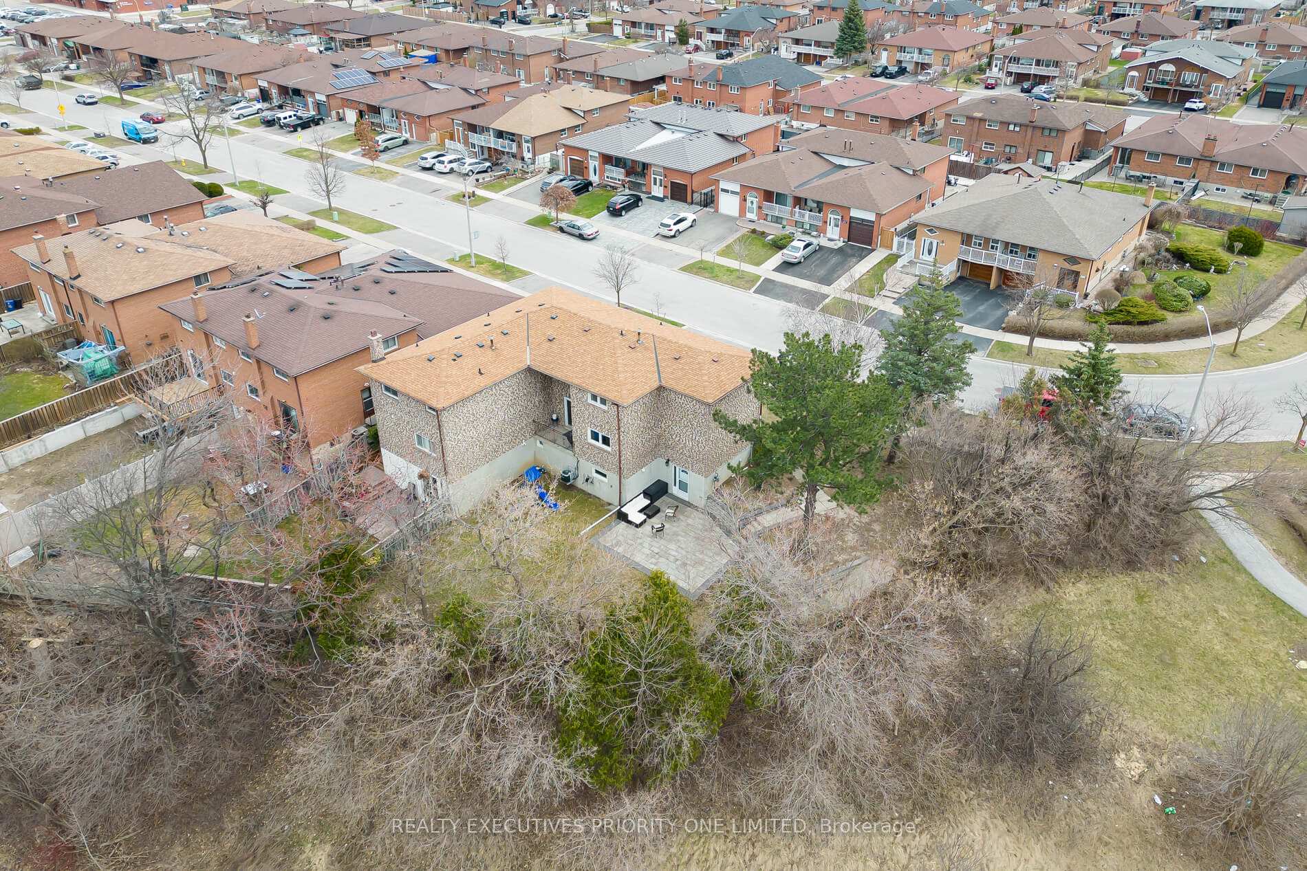 Photo 35 of 206 Andrew Park, Vaughan, West Woodbridge — HOMEH