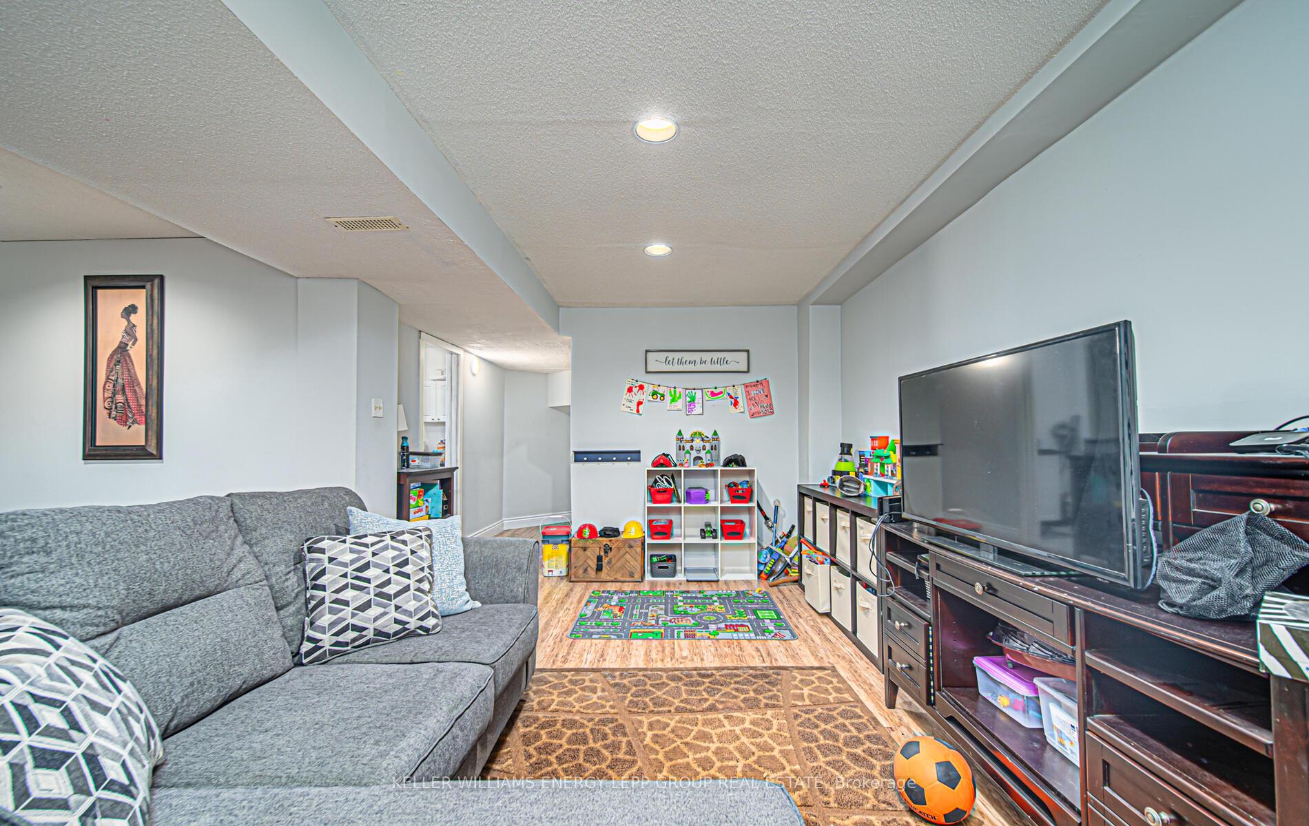 Photo 32 of Unit 4, 1705 Charles Street, Whitby, Port Whitby — HOMEH