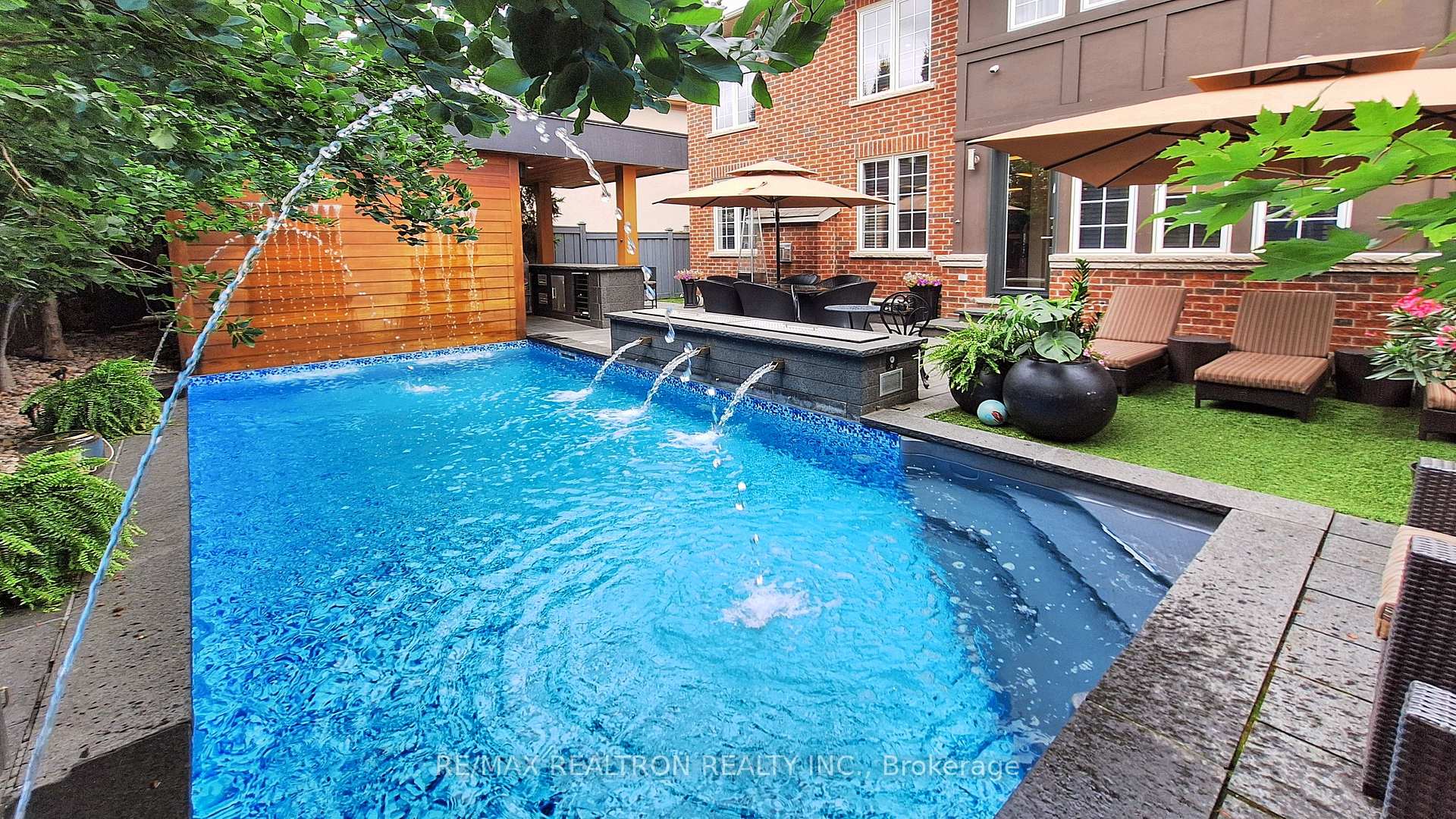 Photo 5 of 24 Gladue Street, Vaughan, Patterson — HOMEH