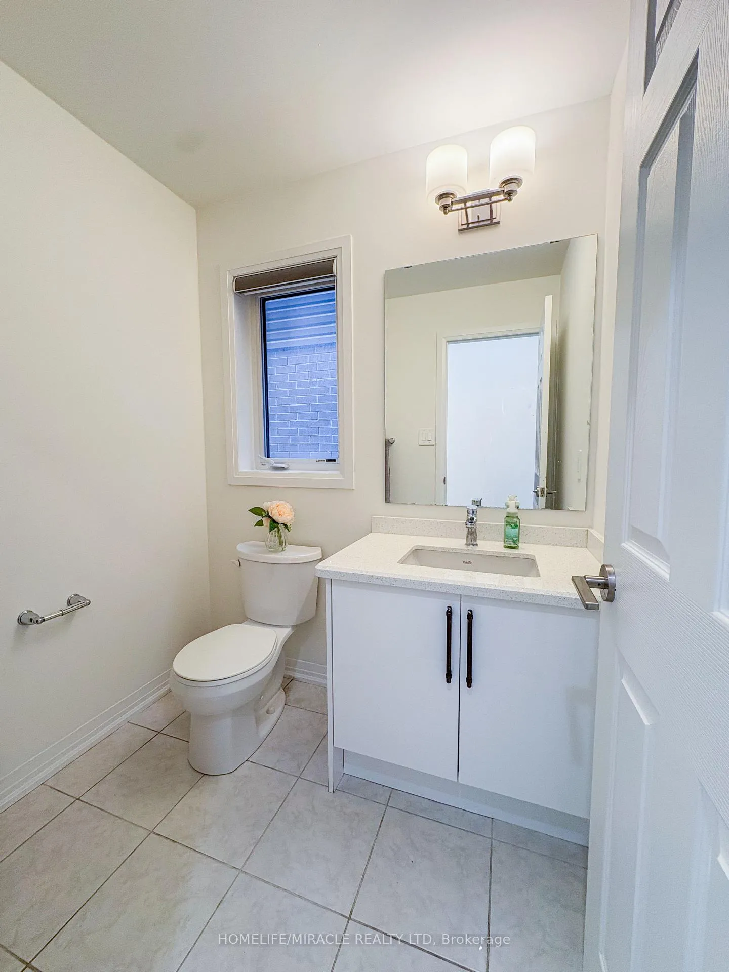 Photo 17 of 18 Brewis Street, Brant, Paris — HOMEH