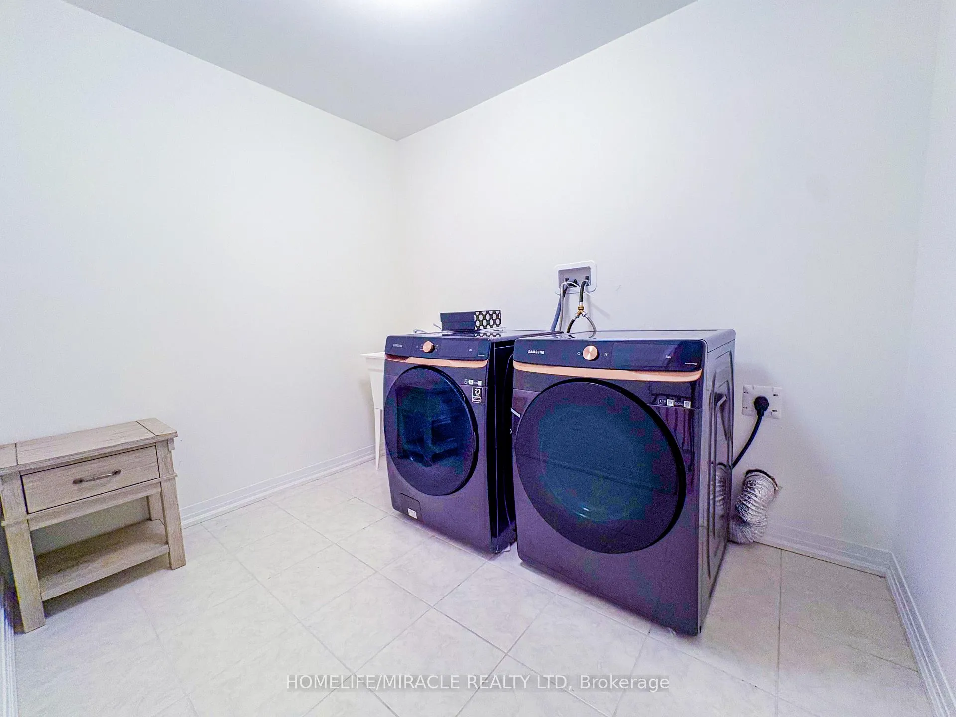 Photo 22 of 18 Brewis Street, Brant, Paris — HOMEH