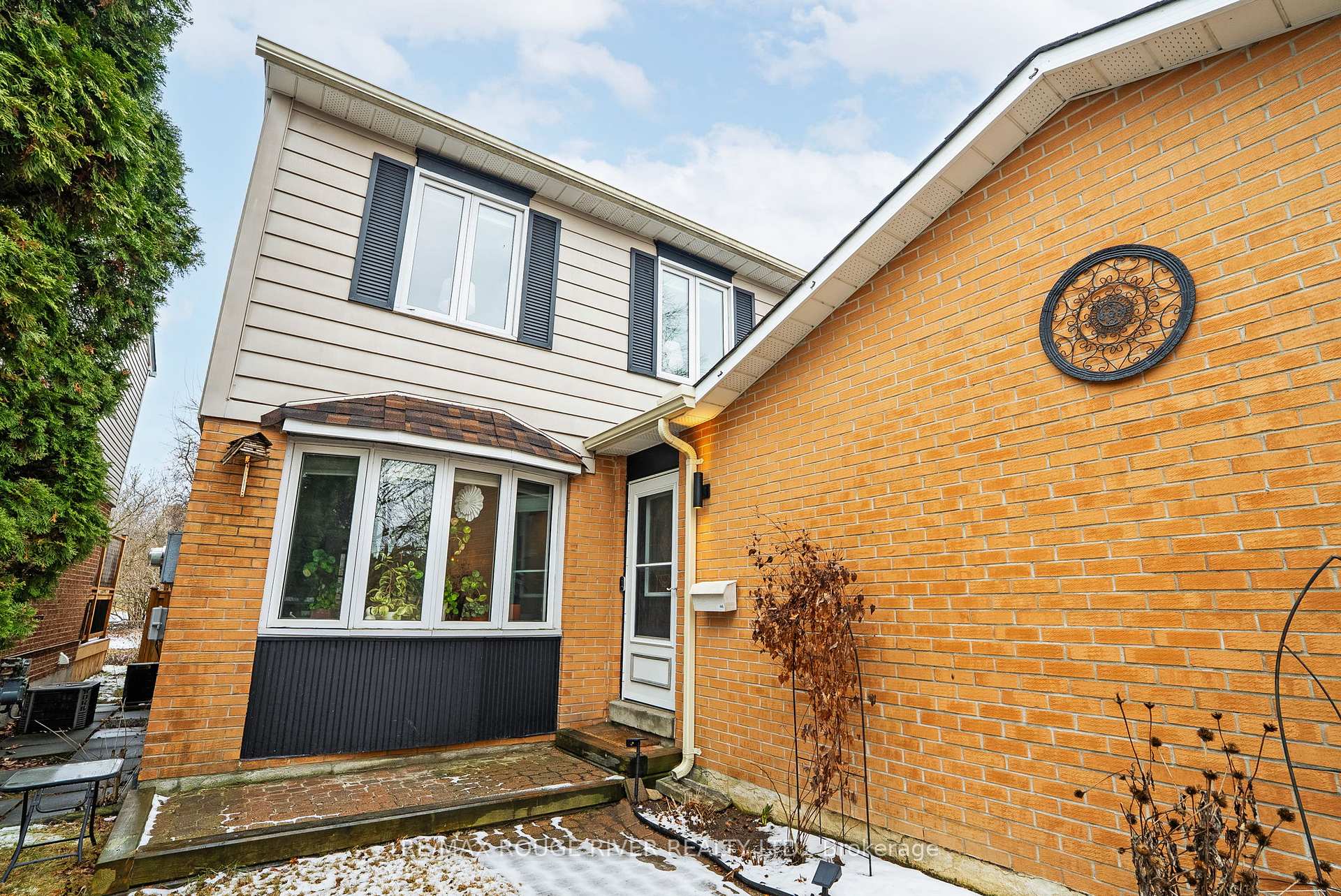 Photo 3 of 554 Reynolds Street, Whitby, Downtown Whitby — HOMEH