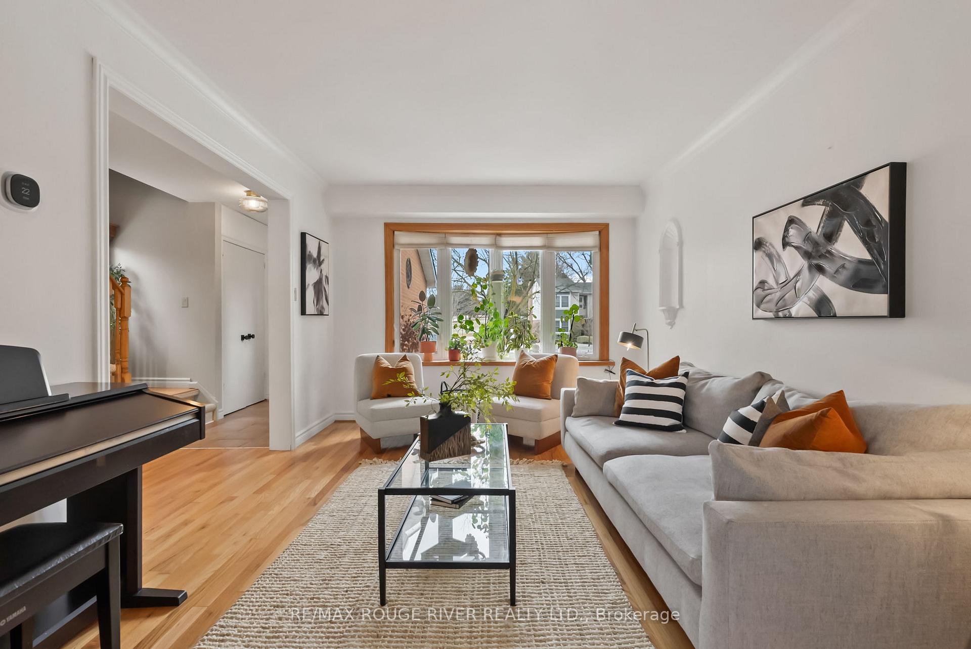 Photo 9 of 554 Reynolds Street, Whitby, Downtown Whitby — HOMEH