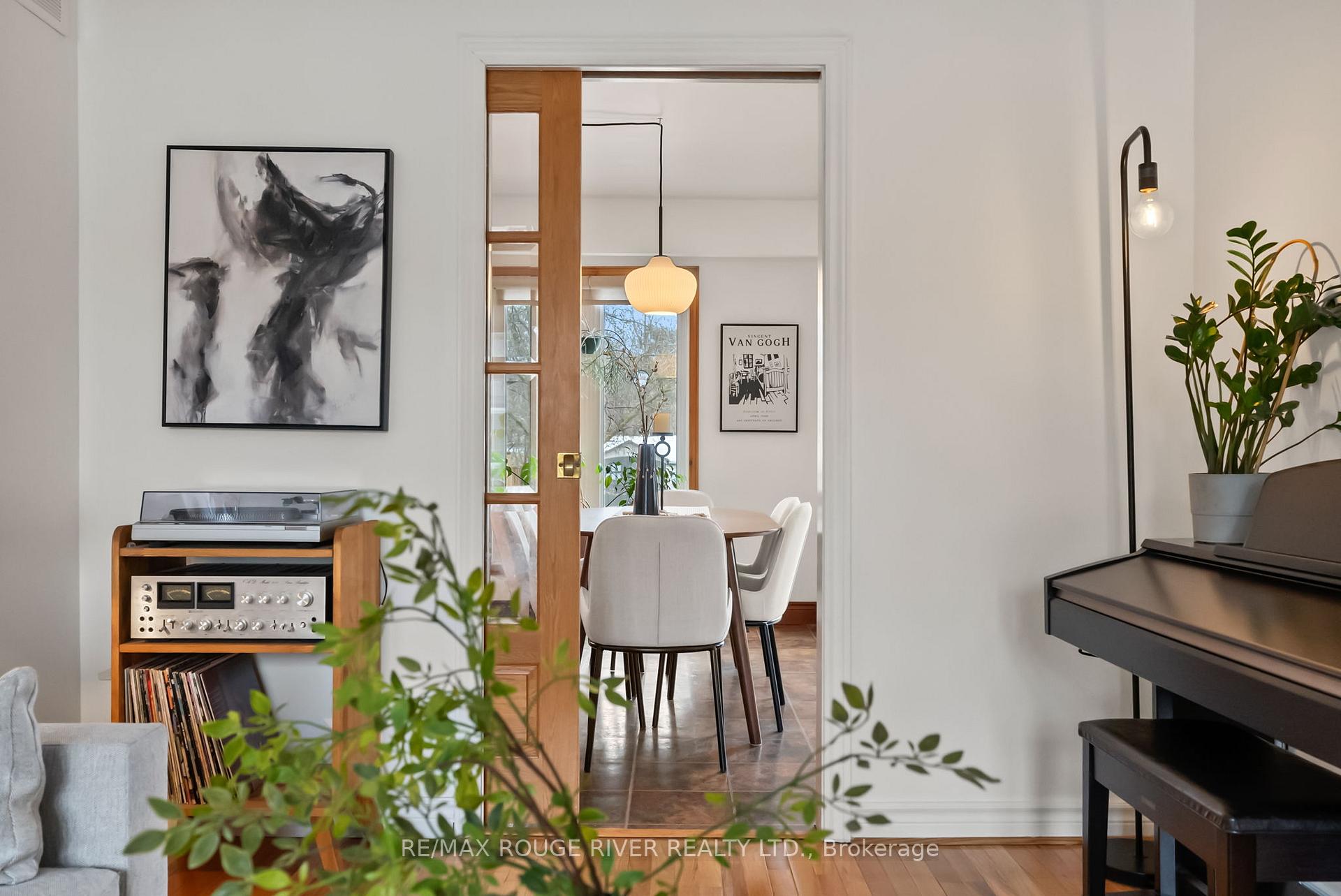 Photo 10 of 554 Reynolds Street, Whitby, Downtown Whitby — HOMEH