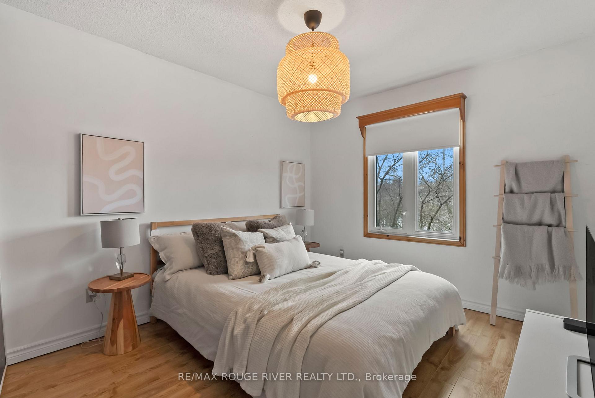 Photo 20 of 554 Reynolds Street, Whitby, Downtown Whitby — HOMEH