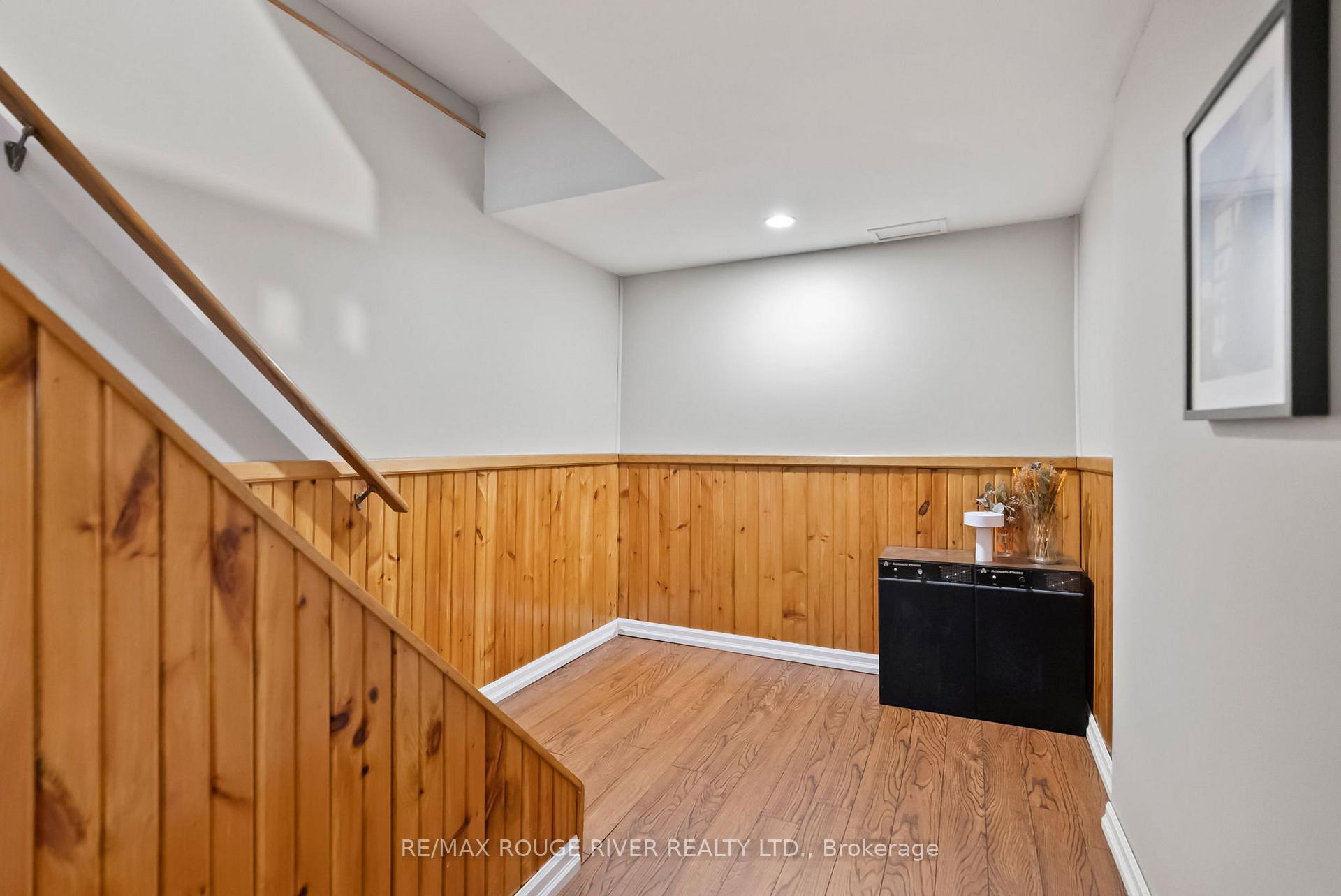 Photo 24 of 554 Reynolds Street, Whitby, Downtown Whitby — HOMEH