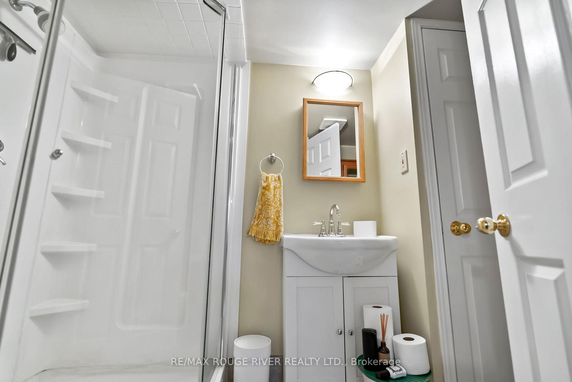 Photo 26 of 554 Reynolds Street, Whitby, Downtown Whitby — HOMEH