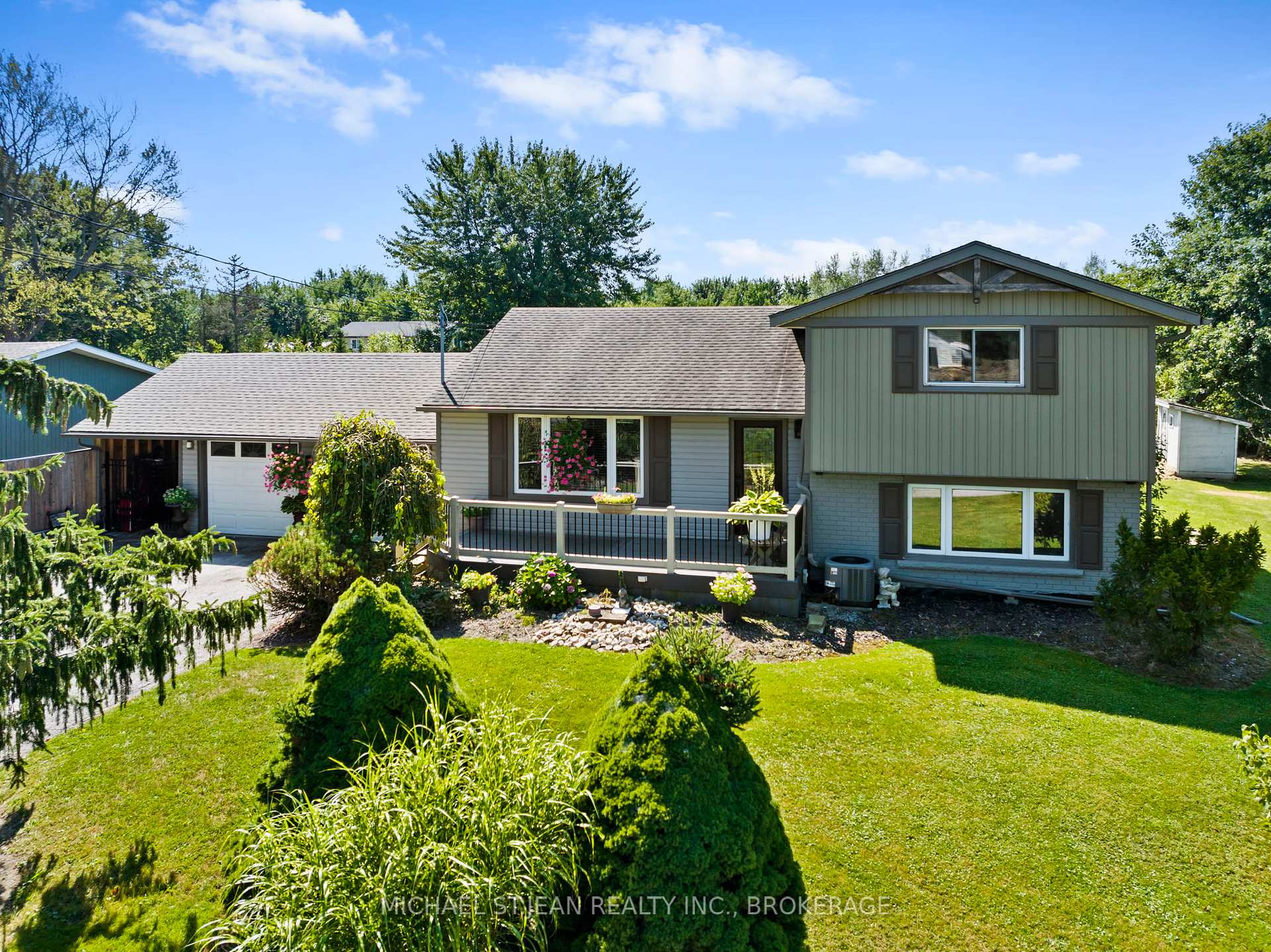 Photo 2 of 539 Forks Road, Welland, Broadway — HOMEH