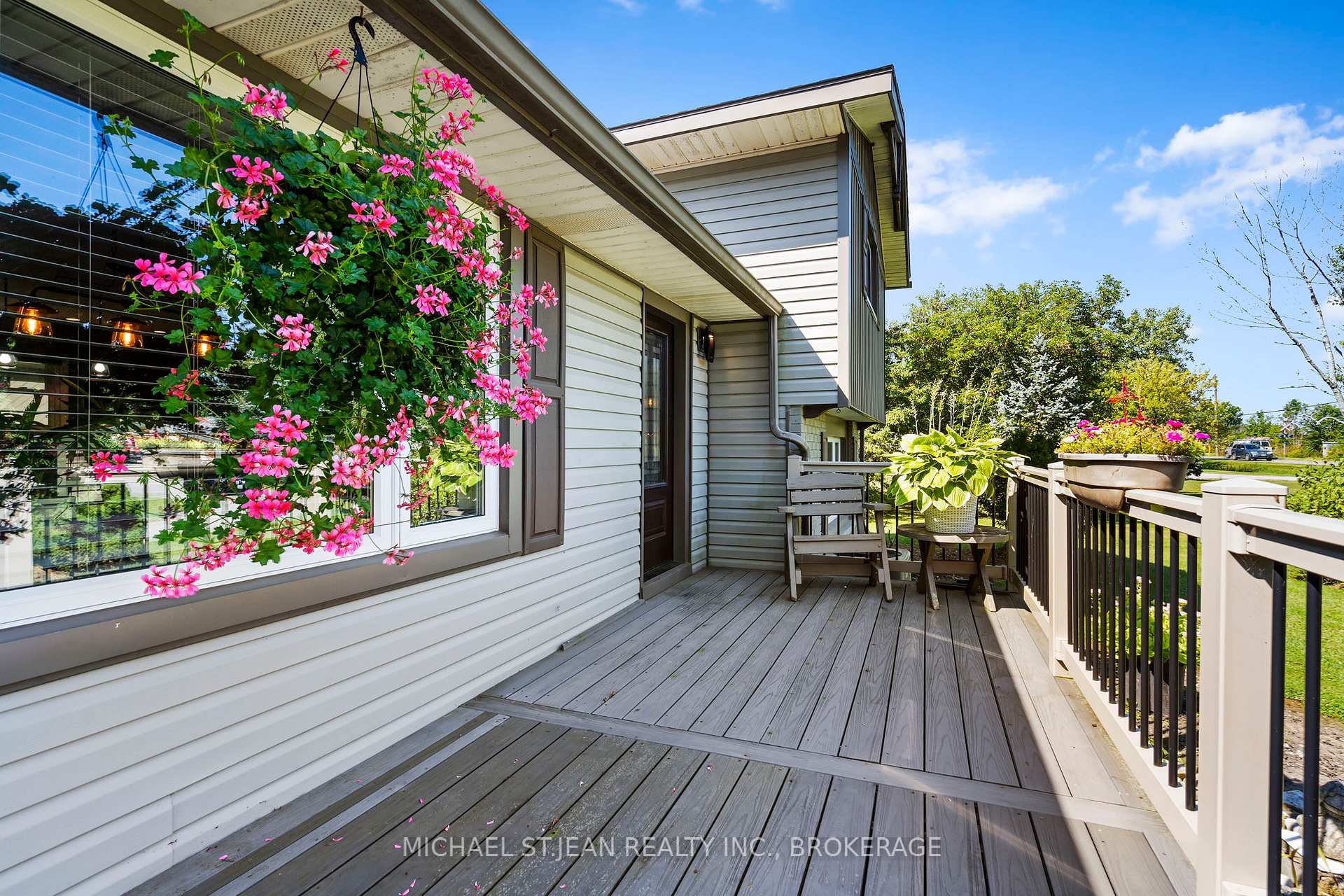 Photo 5 of 539 Forks Road, Welland, Broadway — HOMEH