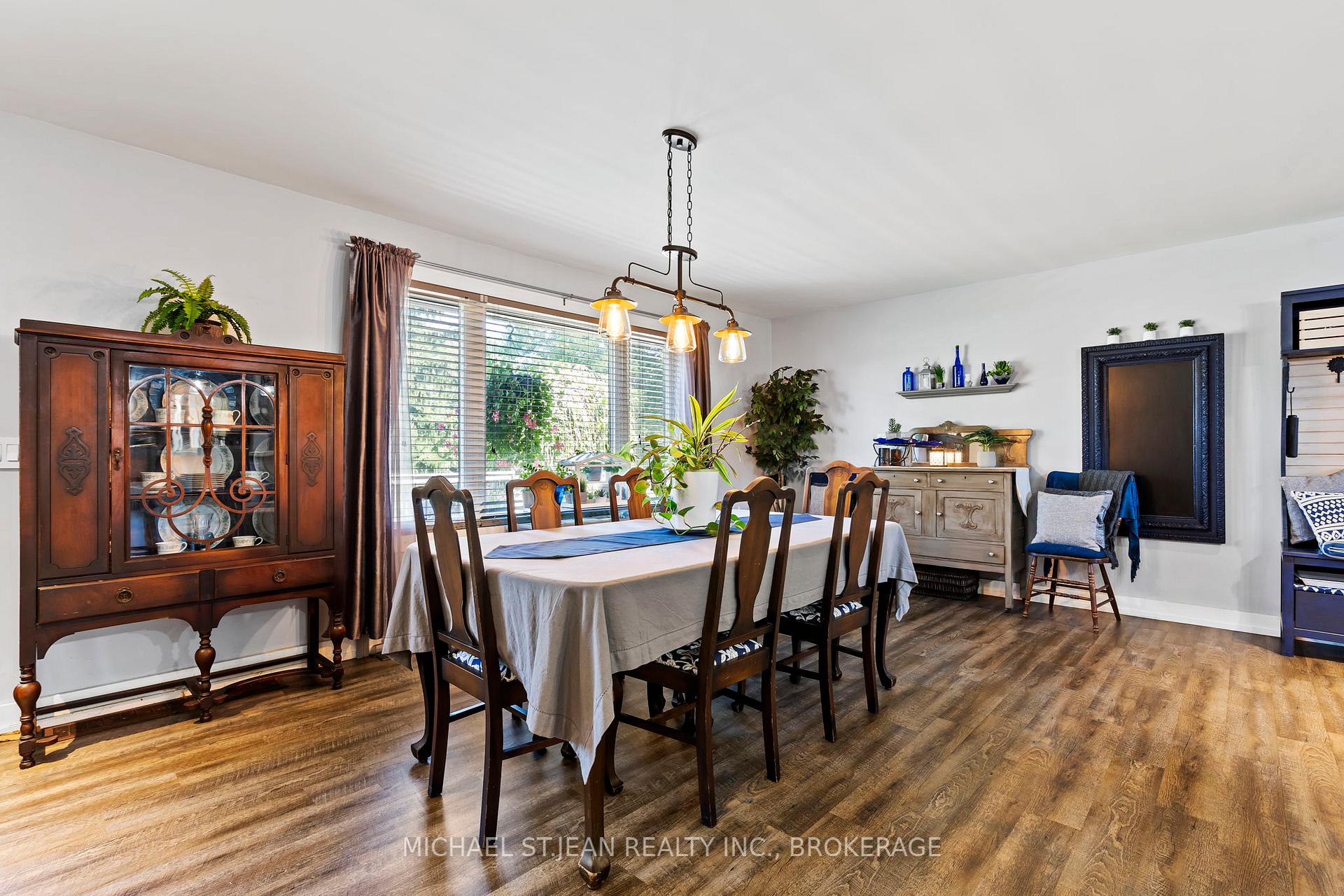 Photo 8 of 539 Forks Road, Welland, Broadway — HOMEH