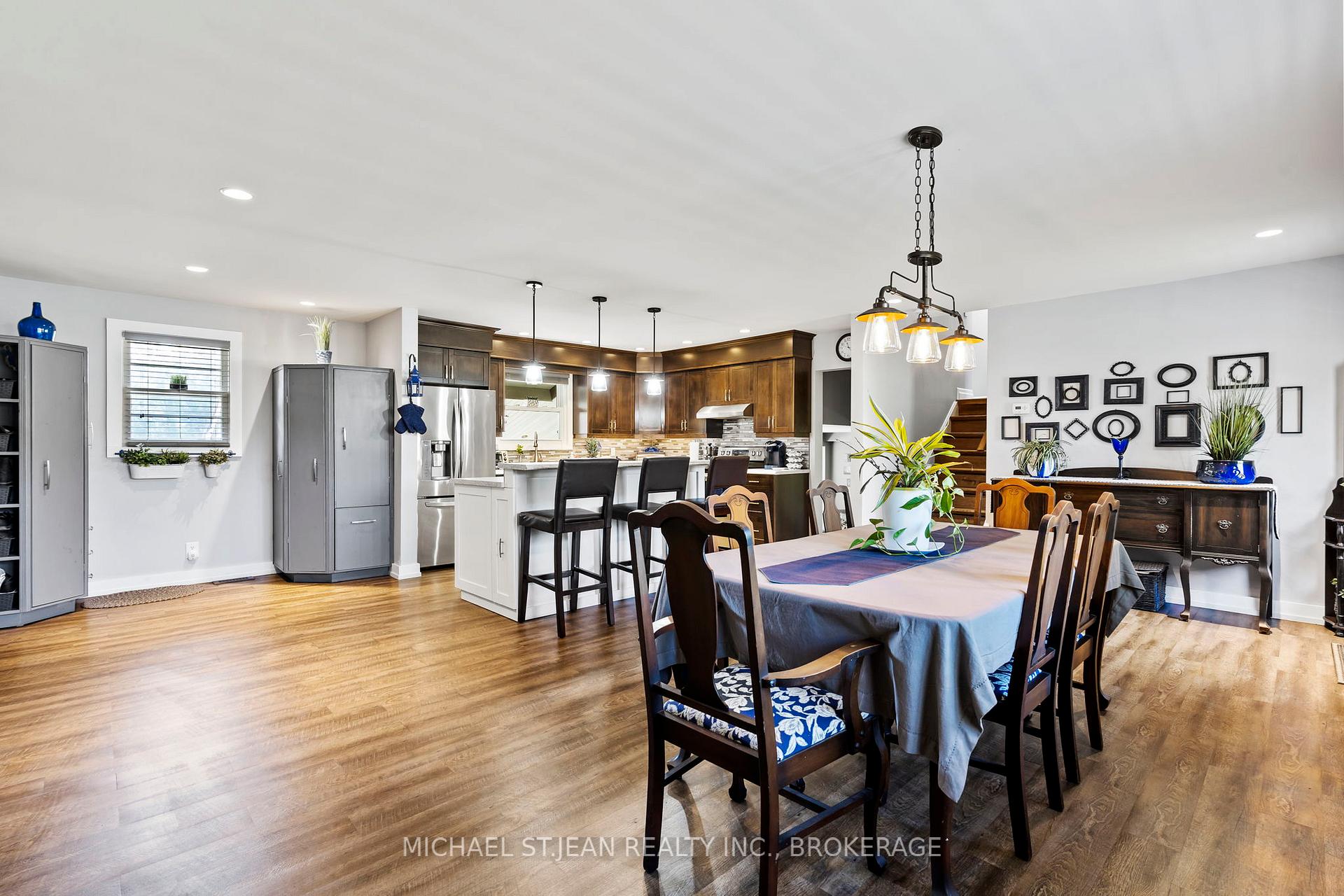 Photo 9 of 539 Forks Road, Welland, Broadway — HOMEH