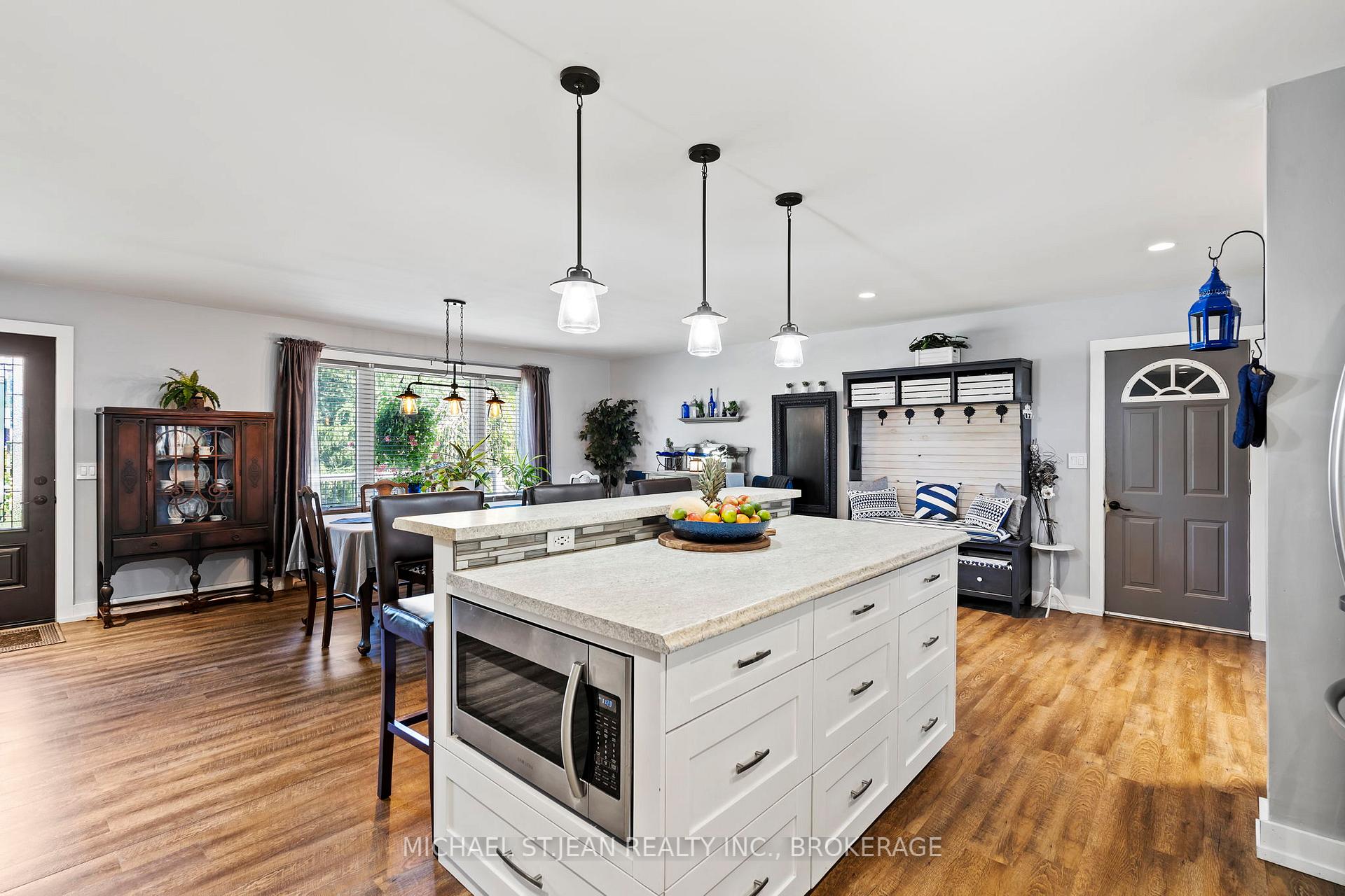 Photo 12 of 539 Forks Road, Welland, Broadway — HOMEH