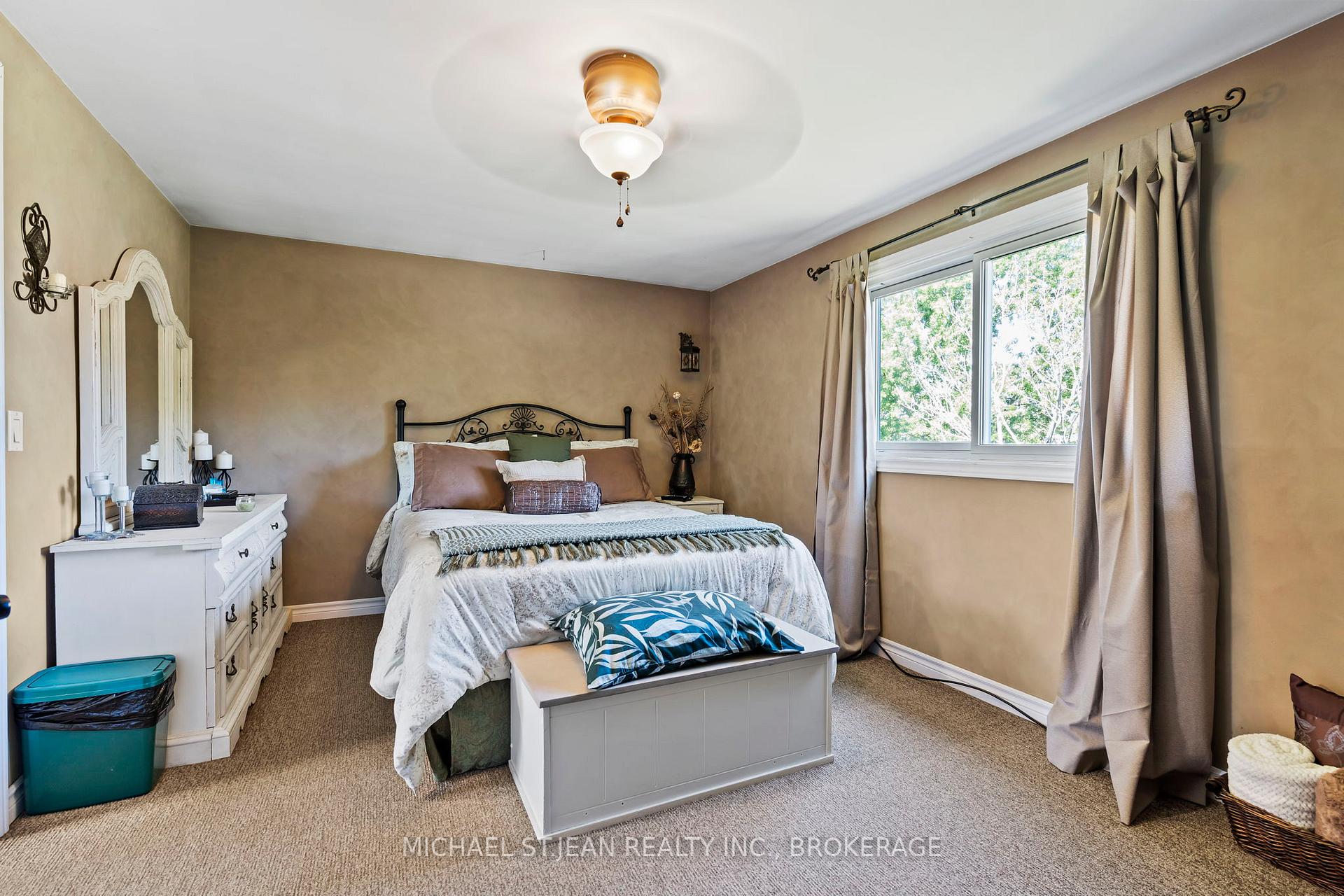 Photo 16 of 539 Forks Road, Welland, Broadway — HOMEH