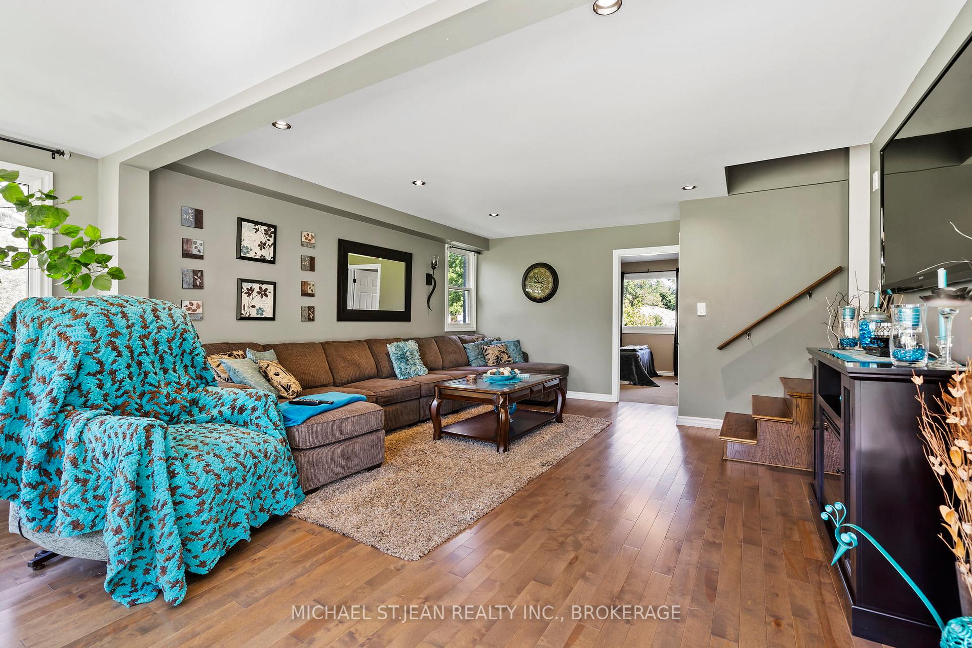 Photo 19 of 539 Forks Road, Welland, Broadway — HOMEH