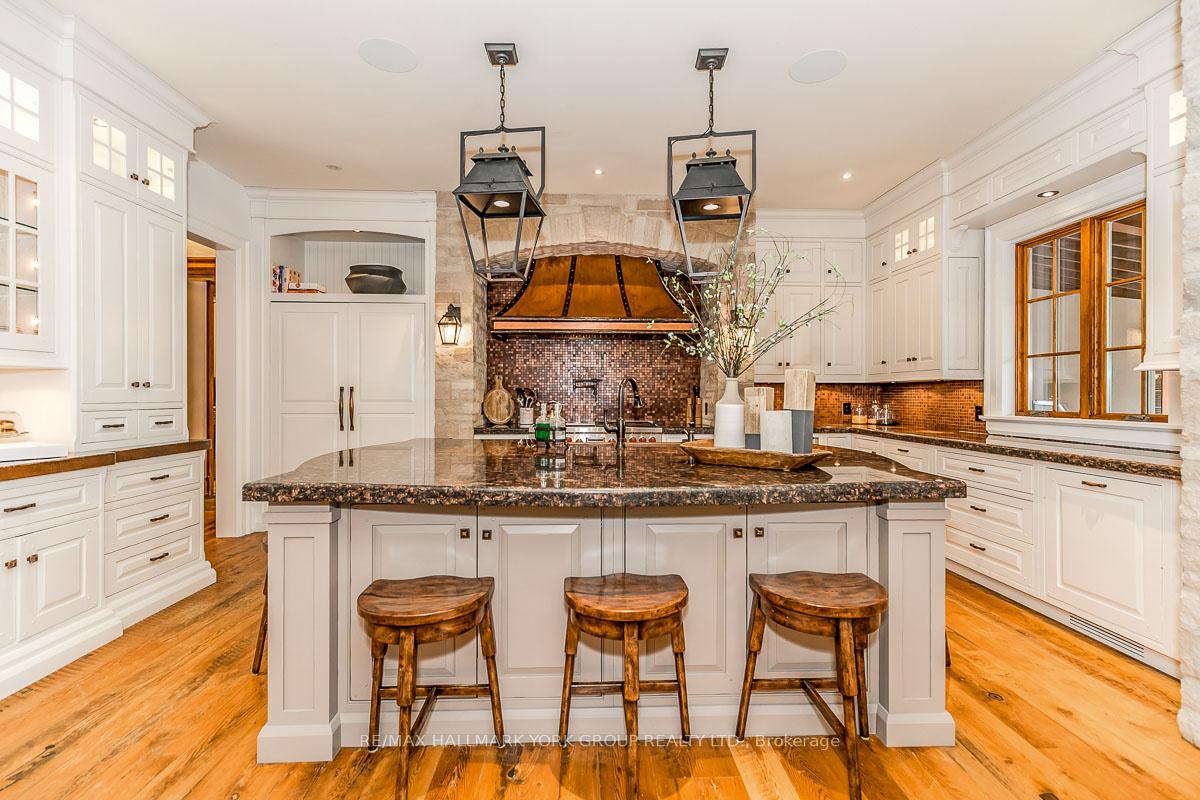 Photo 14 of 16 Hunters Glen Road, Aurora, Aurora Estates — HOMEH