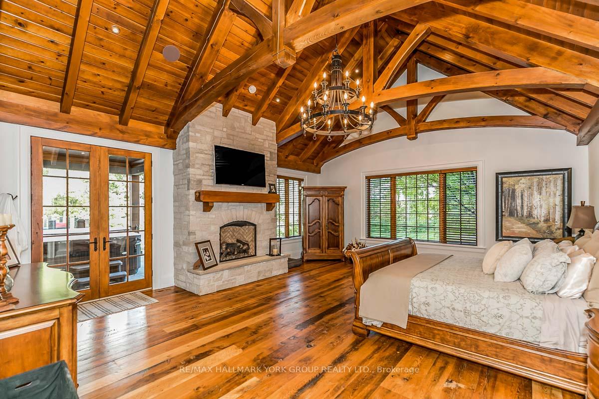 Photo 17 of 16 Hunters Glen Road, Aurora, Aurora Estates — HOMEH