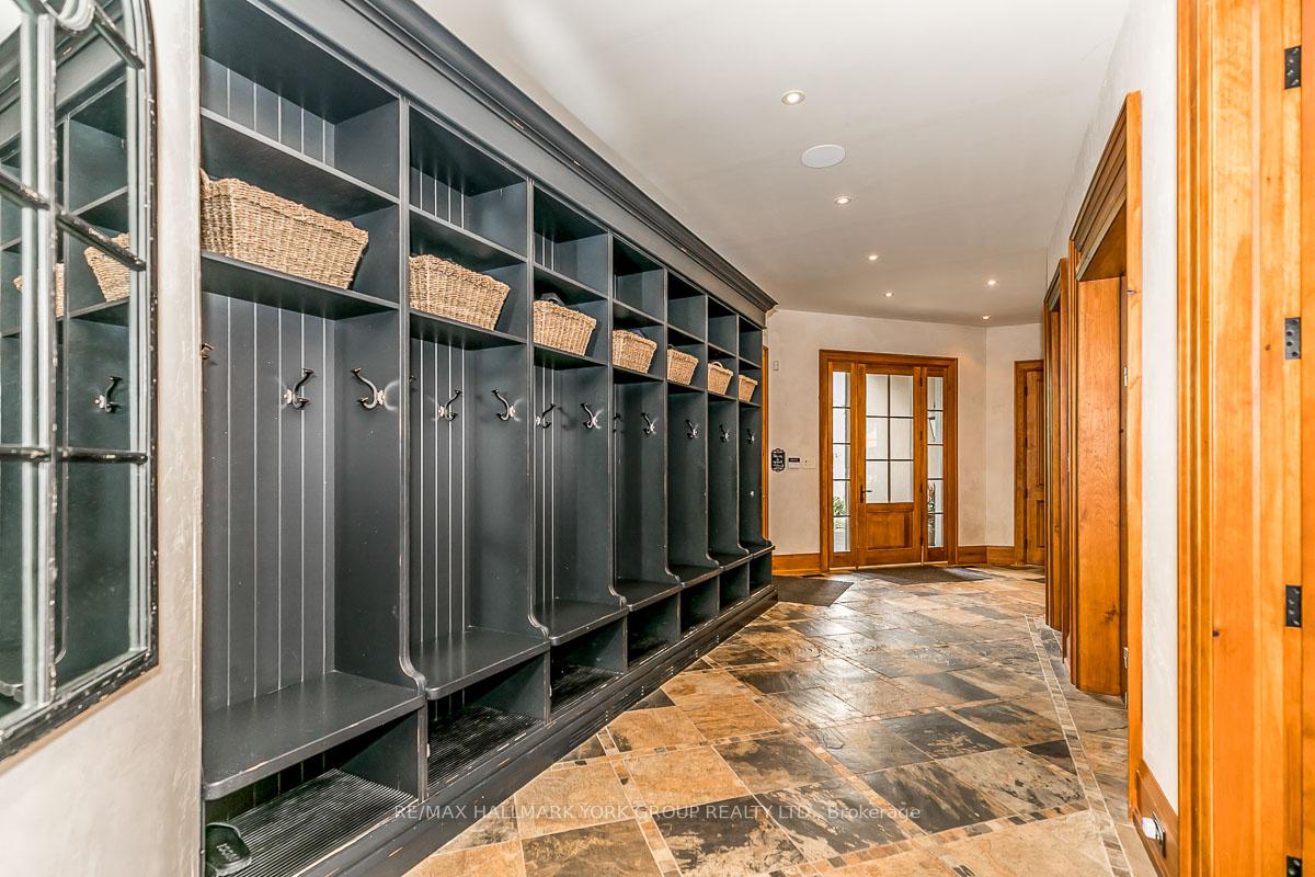 Photo 18 of 16 Hunters Glen Road, Aurora, Aurora Estates — HOMEH
