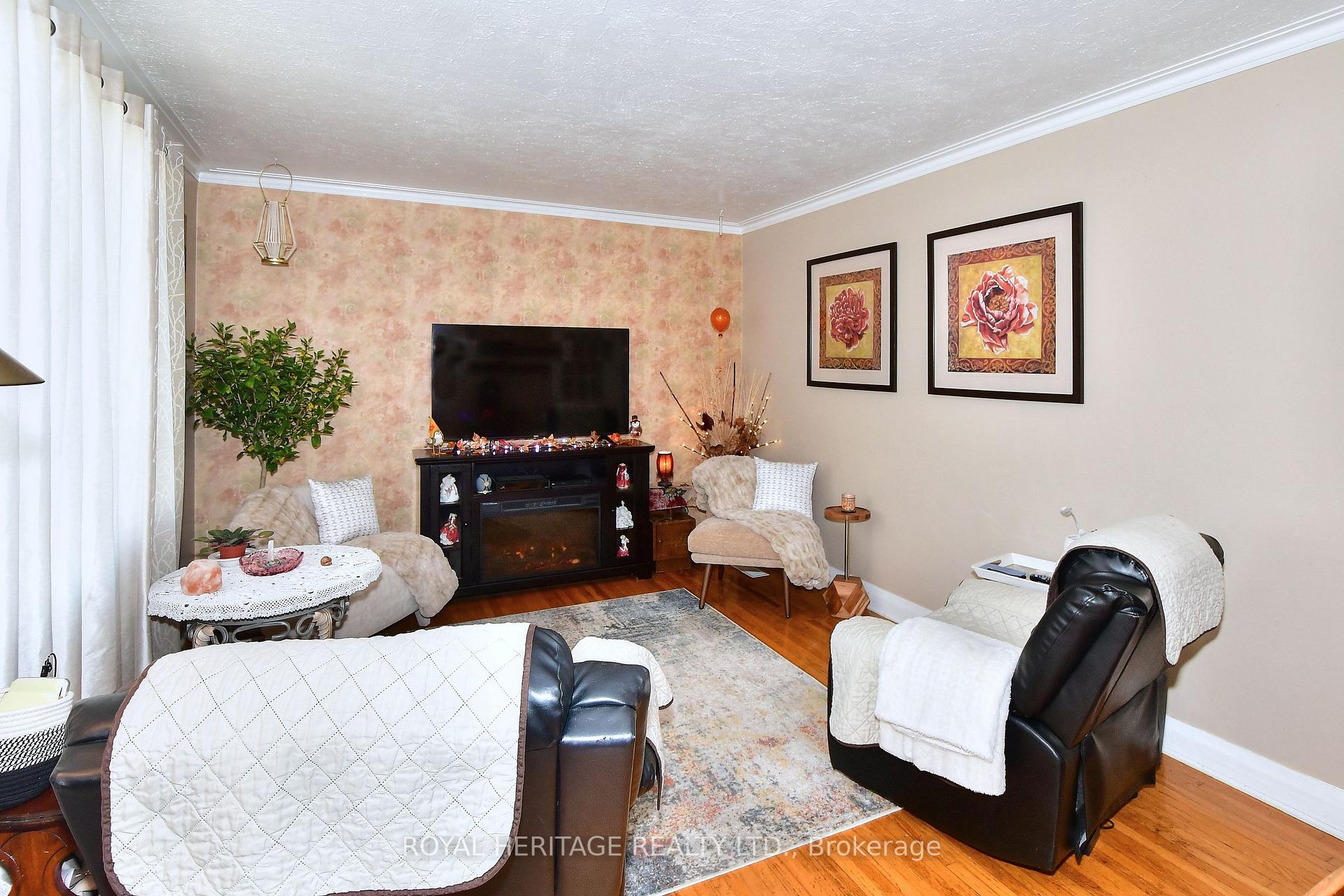 Photo 7 of 245 King George Street E, Peterborough, Otonabee Ward 1 — HOMEH