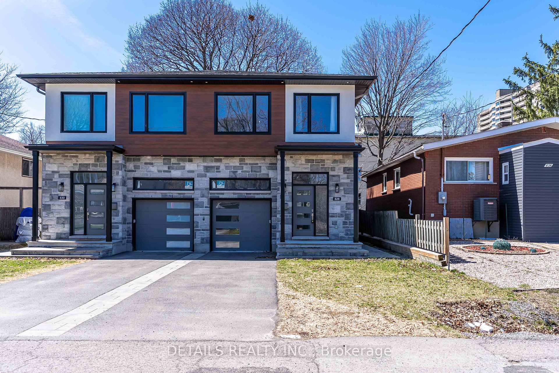 Front of Unit B, 828 Maplewood Avenue