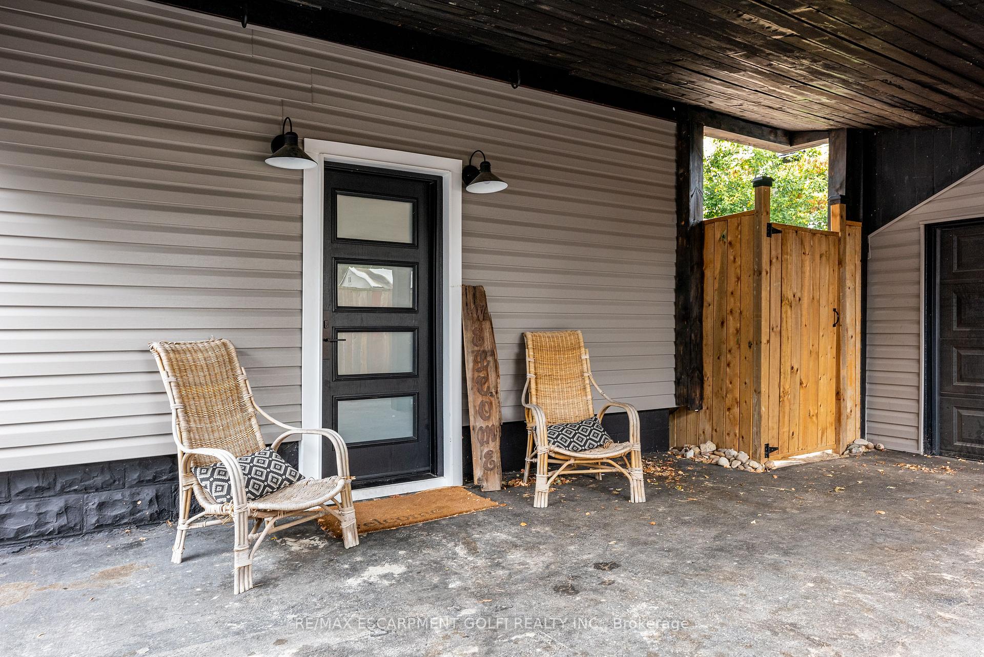 Photo 2 of 290 Mcalpine Avenue S, Welland, Lincoln/Crowland — HOMEH