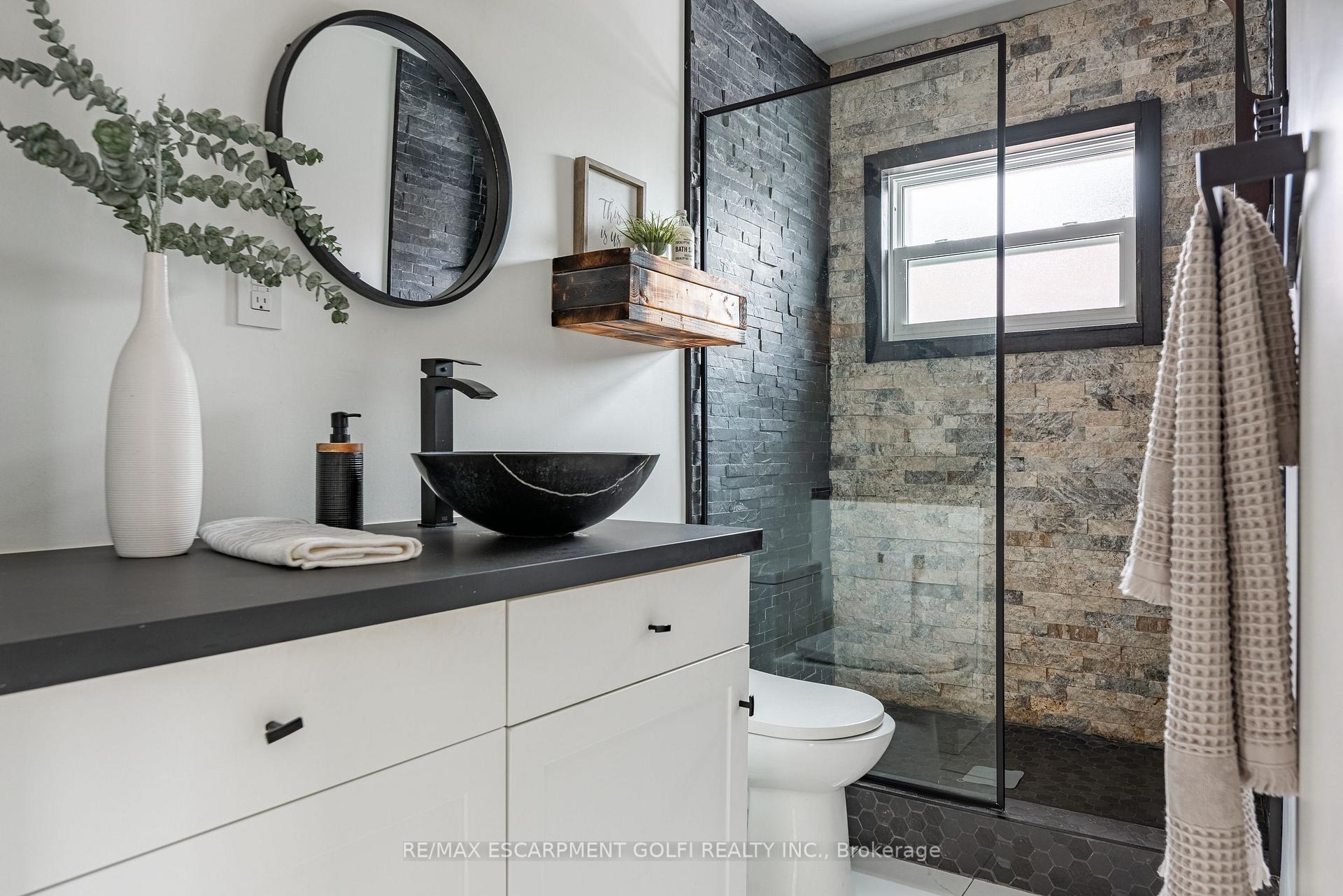Photo 23 of 290 Mcalpine Avenue S, Welland, Lincoln/Crowland — HOMEH