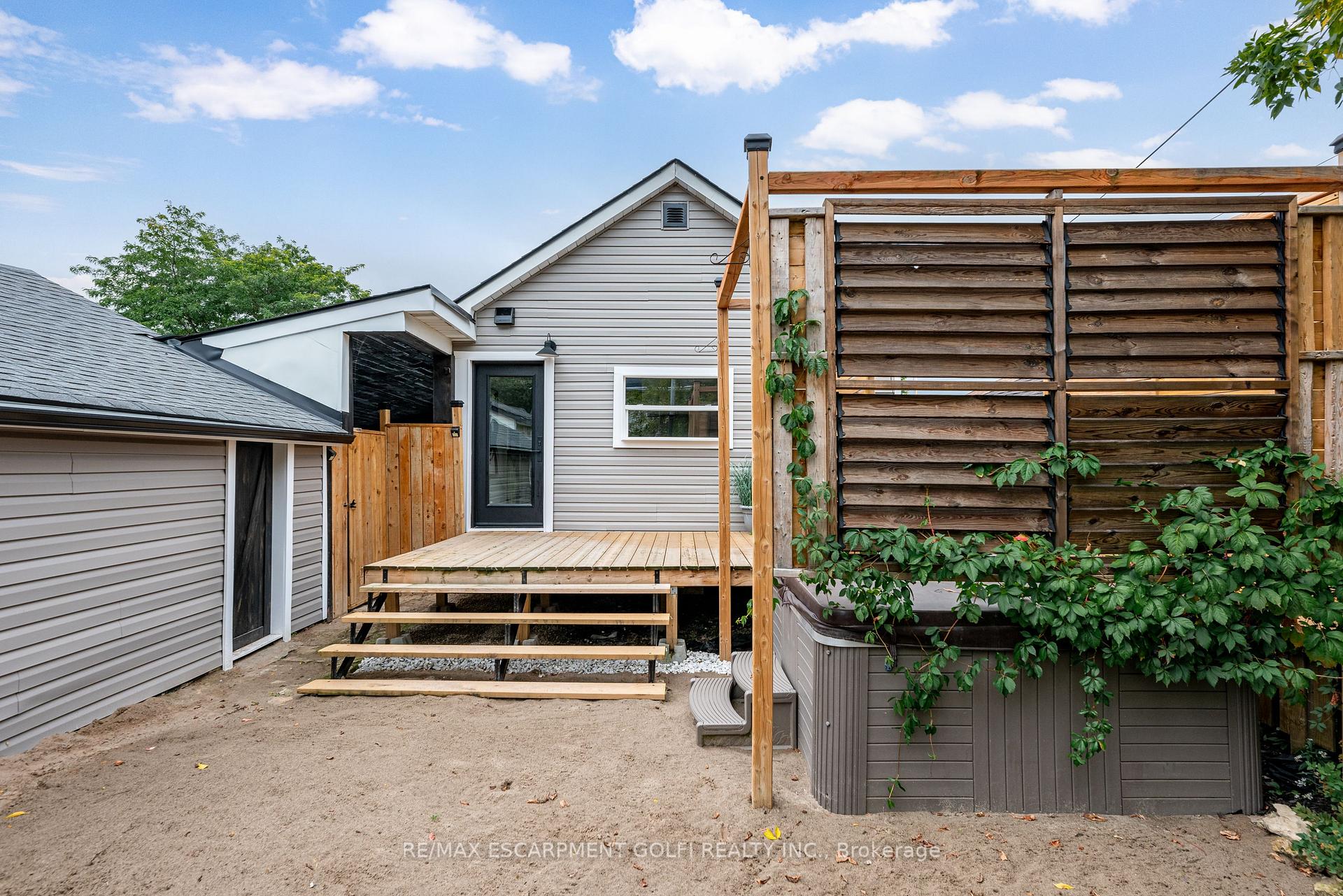 Photo 31 of 290 Mcalpine Avenue S, Welland, Lincoln/Crowland — HOMEH