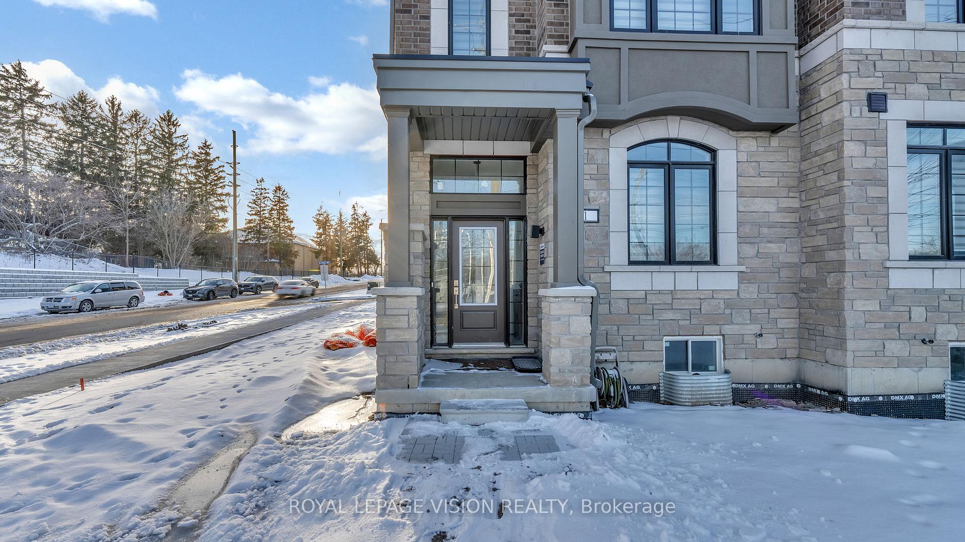 Photo 2 of 1 Selfridge Way, Whitby, Downtown Whitby — HOMEH