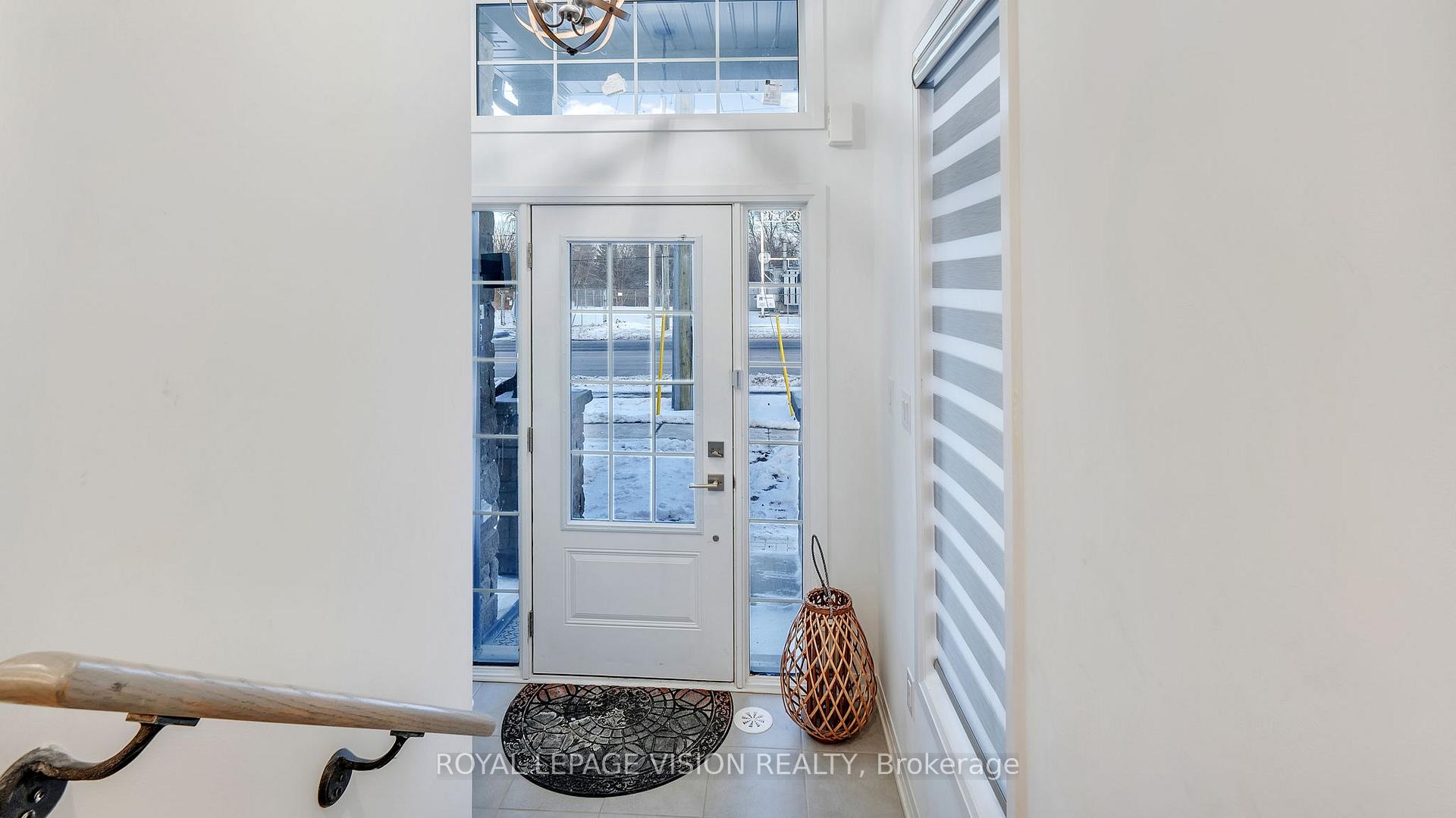 Photo 5 of 1 Selfridge Way, Whitby, Downtown Whitby — HOMEH