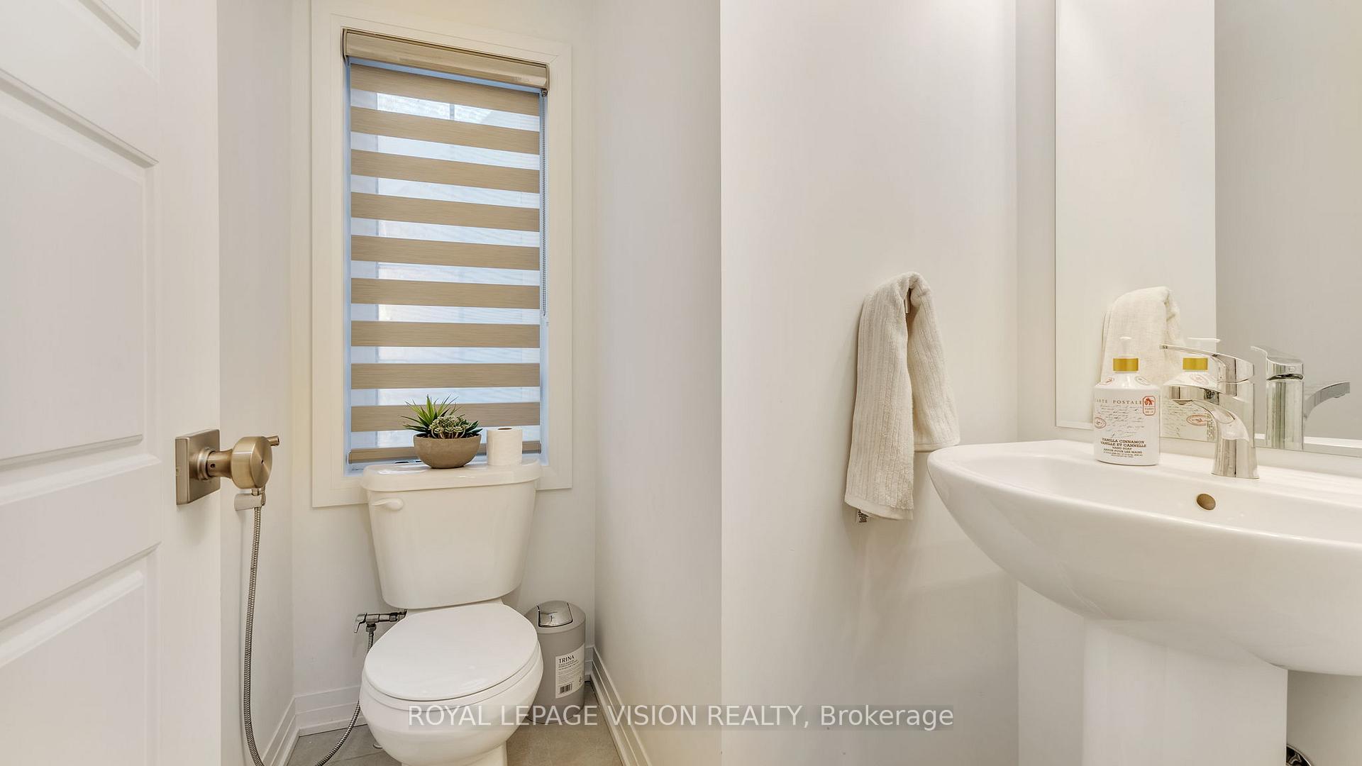 Photo 15 of 1 Selfridge Way, Whitby, Downtown Whitby — HOMEH