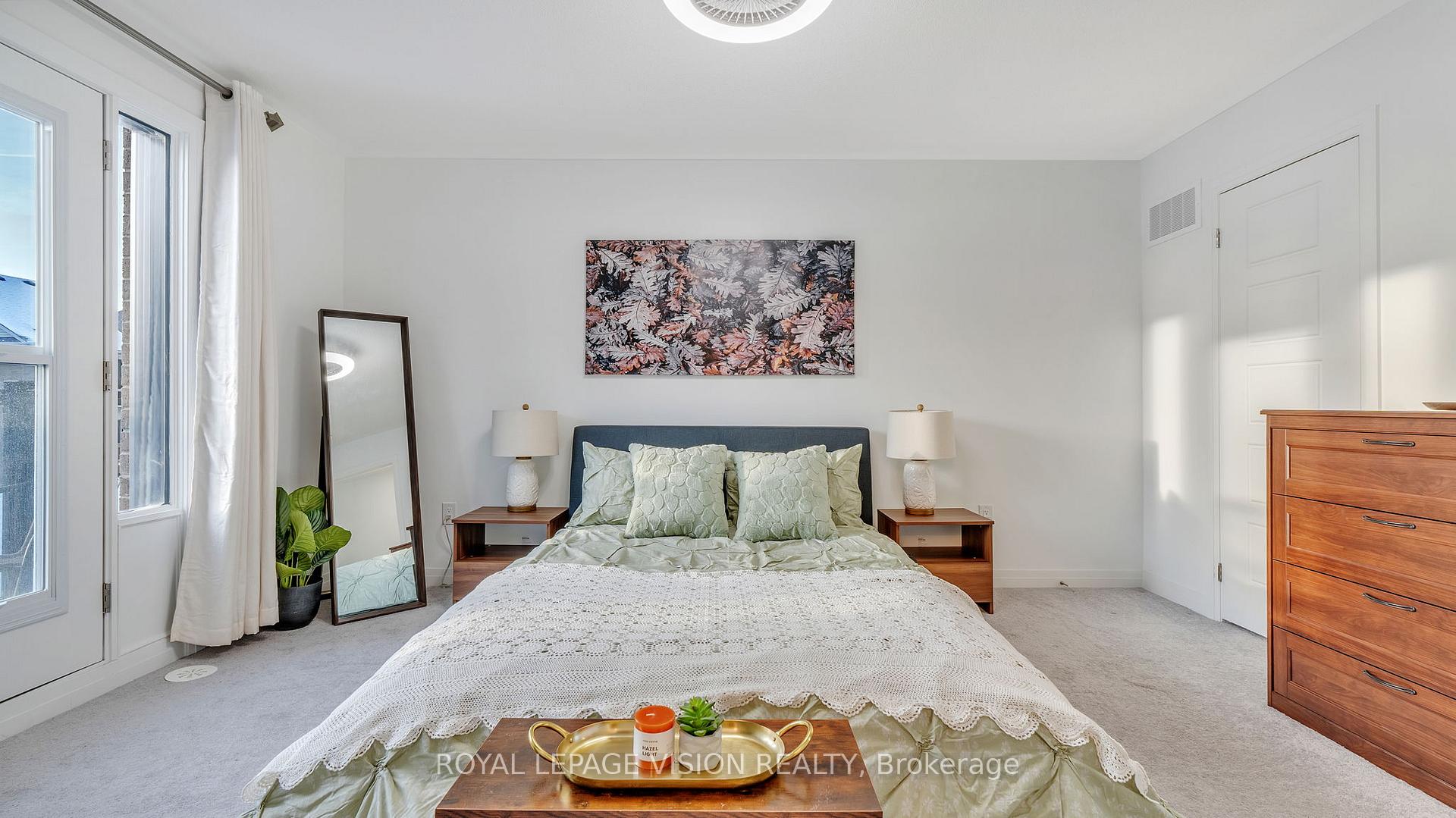 Photo 17 of 1 Selfridge Way, Whitby, Downtown Whitby — HOMEH