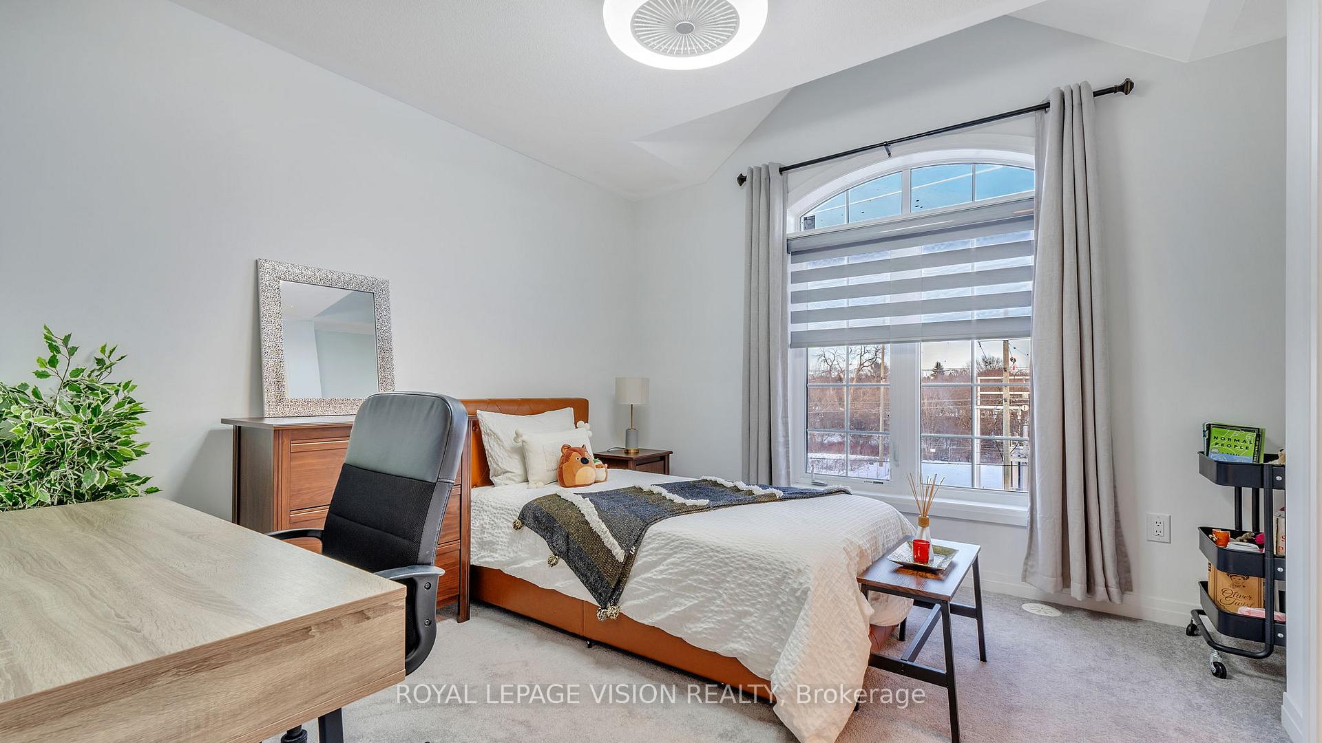 Photo 24 of 1 Selfridge Way, Whitby, Downtown Whitby — HOMEH